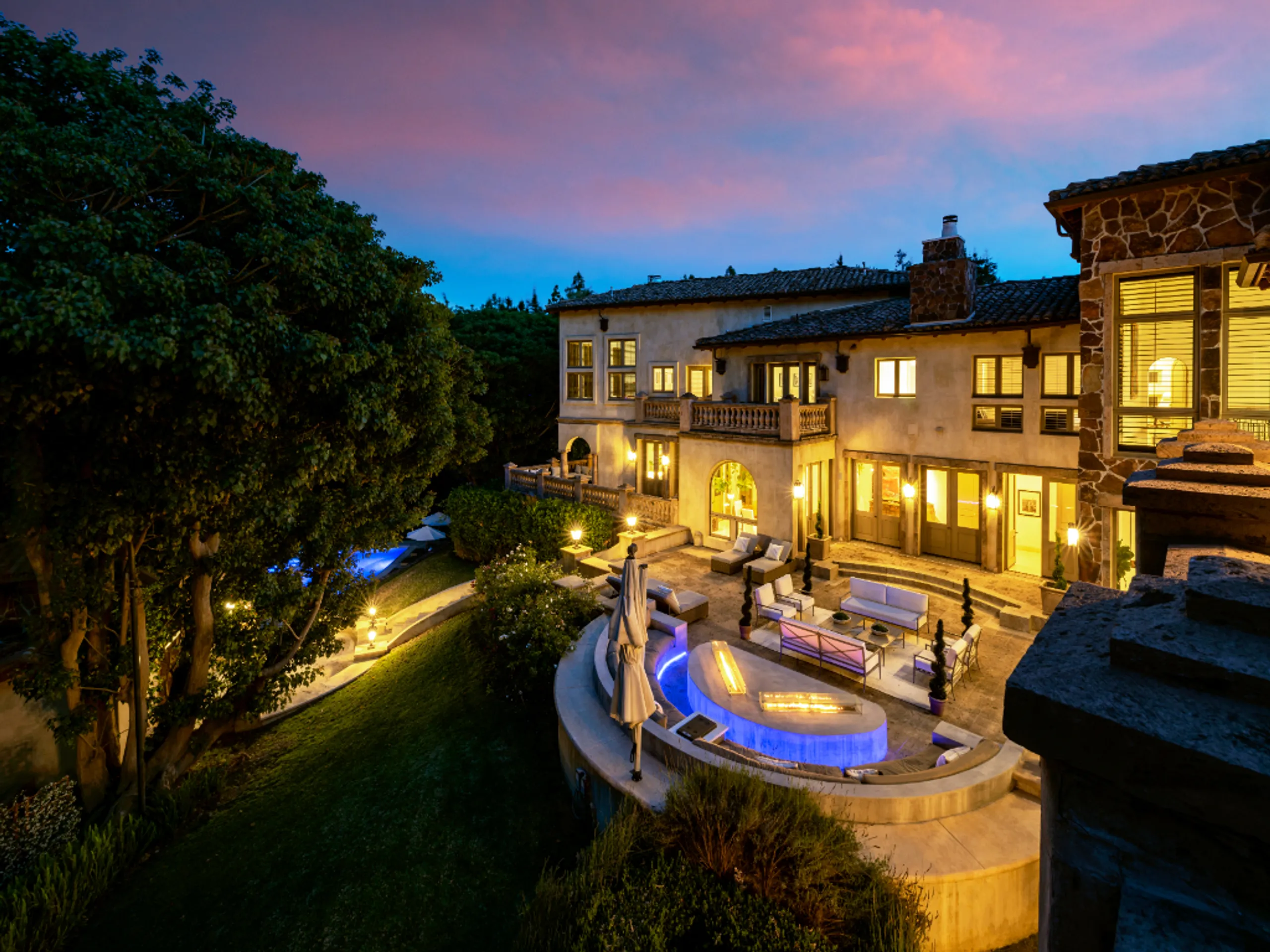 Majestic 12,000 Sq.Ft. Tuscan Estate with Pool, Spas & Recording Studio — photograph 7