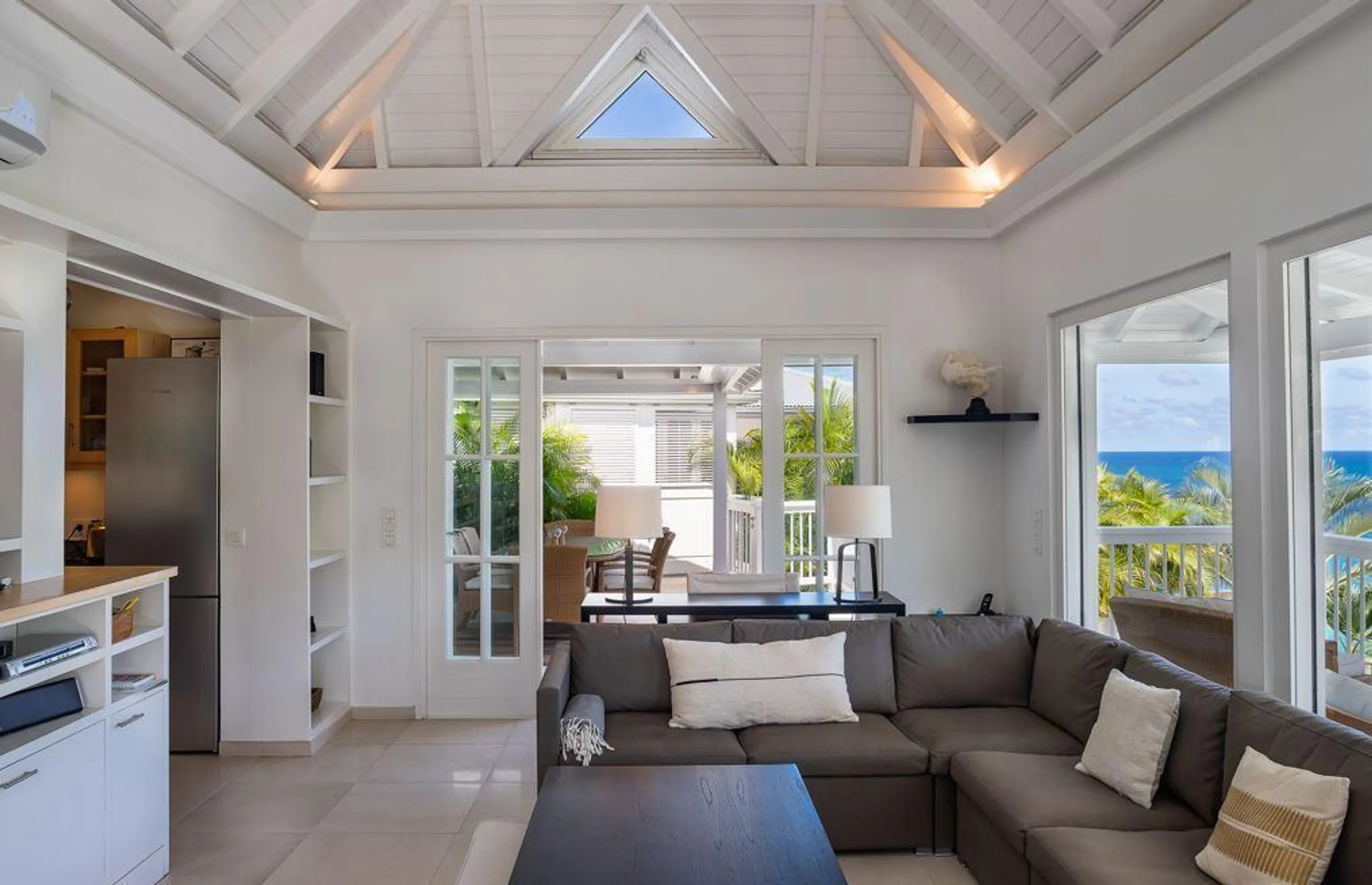Splendid Villa Steps Away from Flamands Beach with Breathtaking Ocean Views — photograph 10