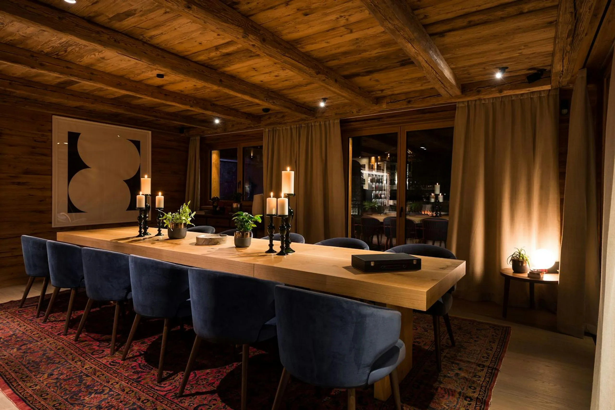 Grand Luxury Lech Chalet with Private Pool and Entertainment Room — photograph 9