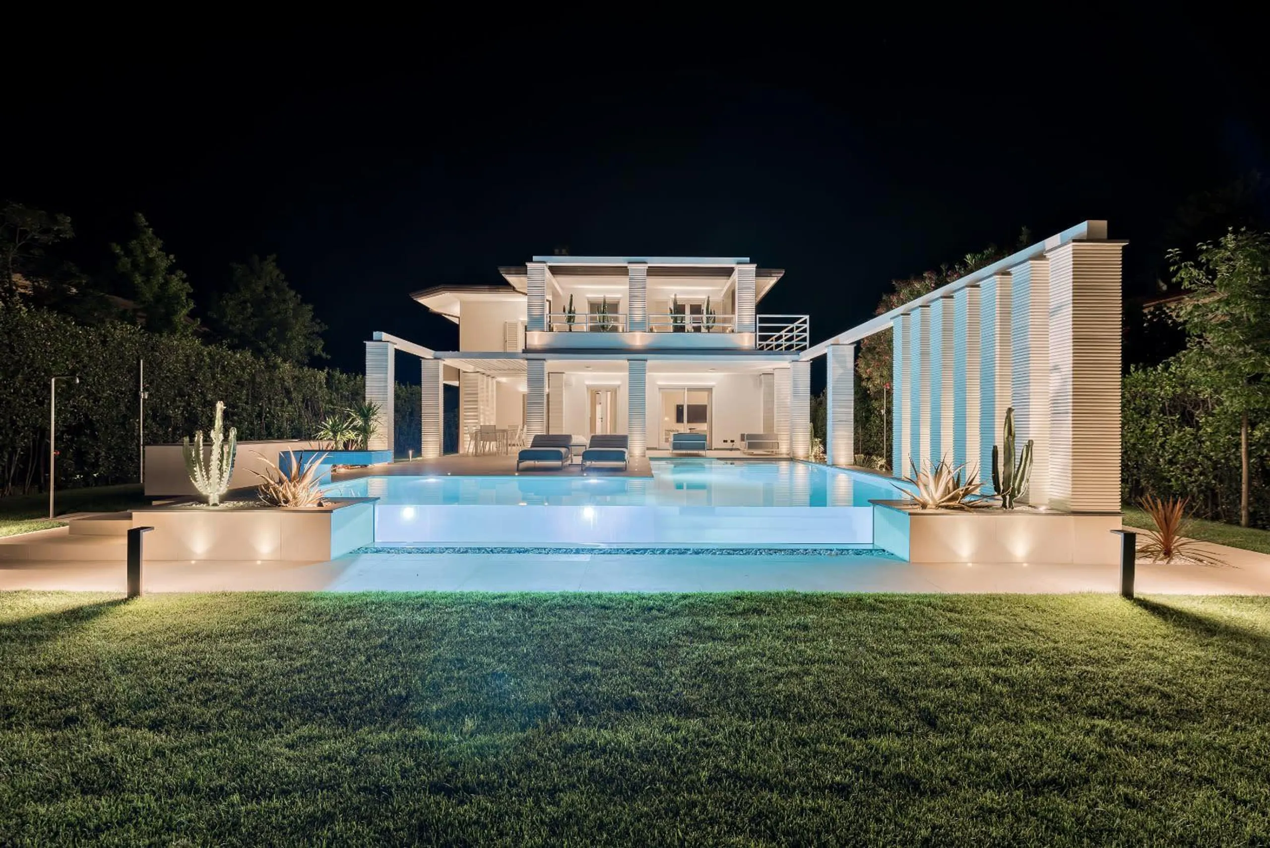 High-End Villa in Versilia with Private Heated Pool, and Steps from the Beach — photograph 5