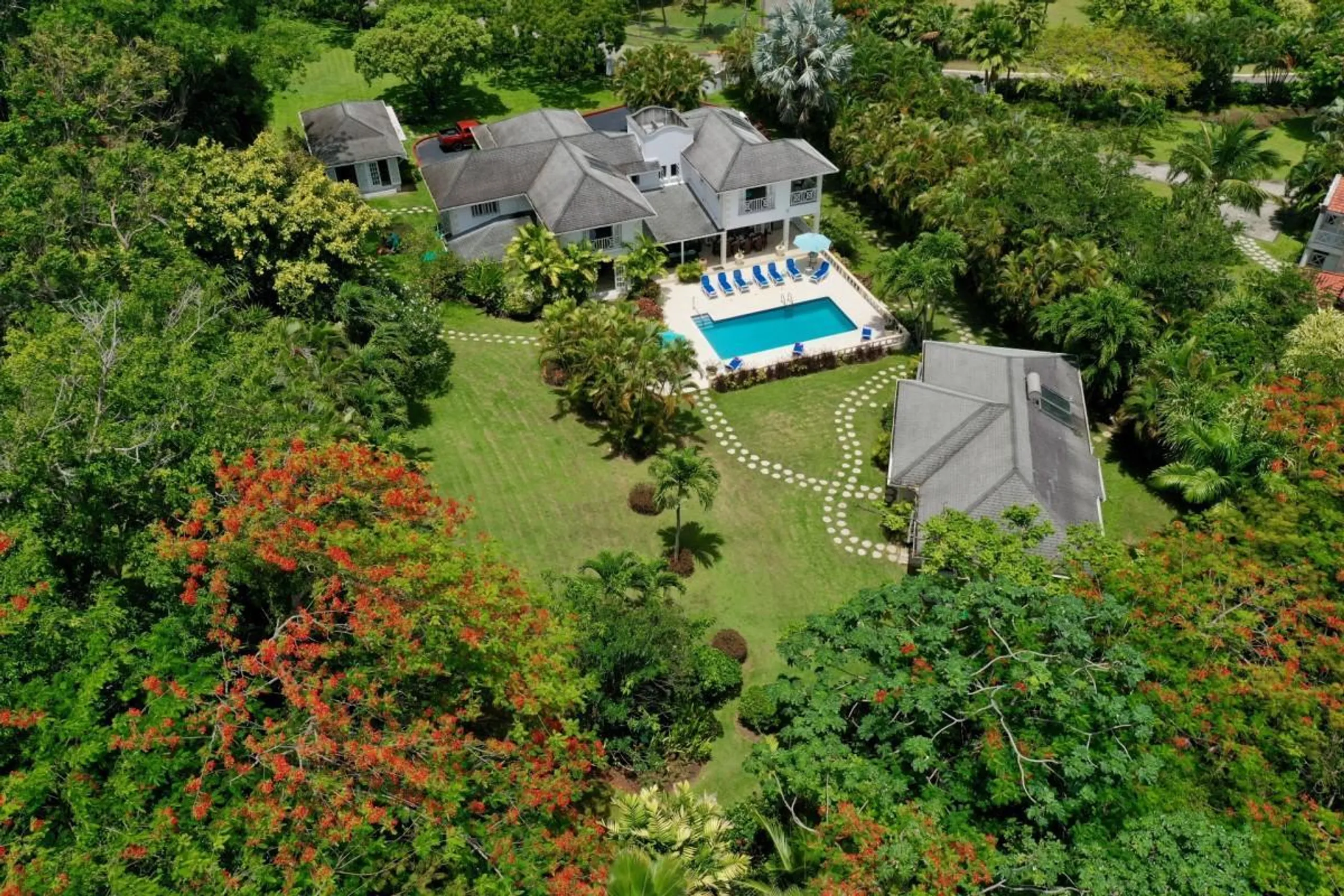 Classical Barbados Beach Villa with Private Pool and Beach Club Access — photograph 6