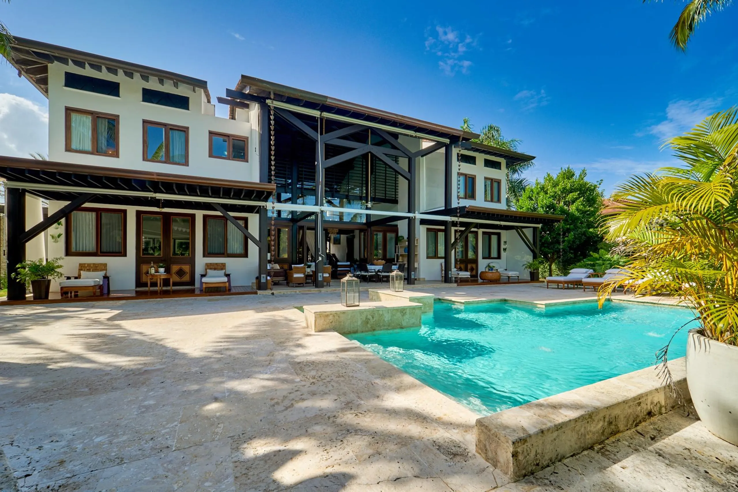 Elegant Boutique Villa with Private Pool, Lush Garden and Charming Gazebo, La Romana