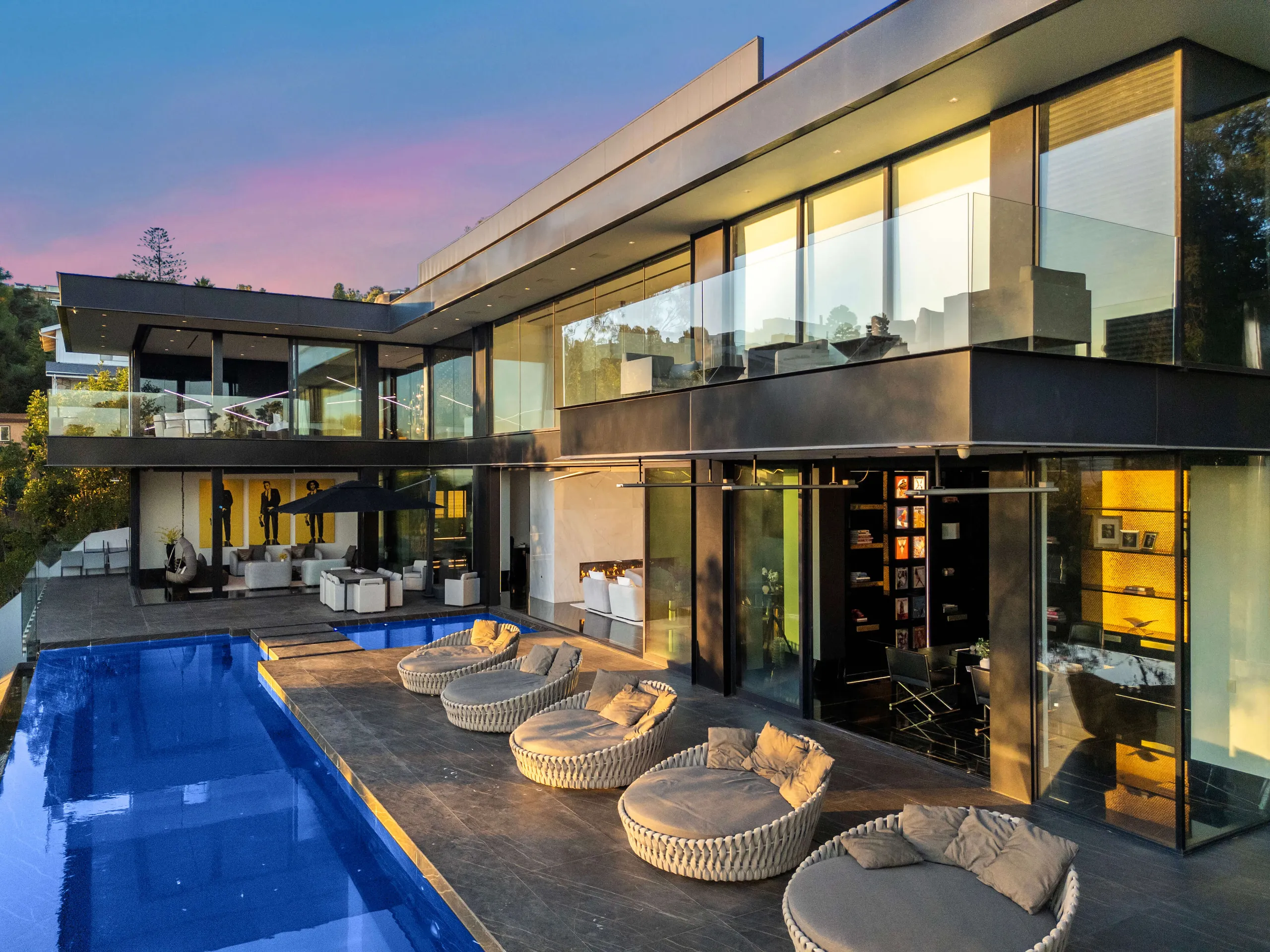 Sophisticated Sunset Strip Villa with Cryo Spa, Theater & City Views — photograph 3