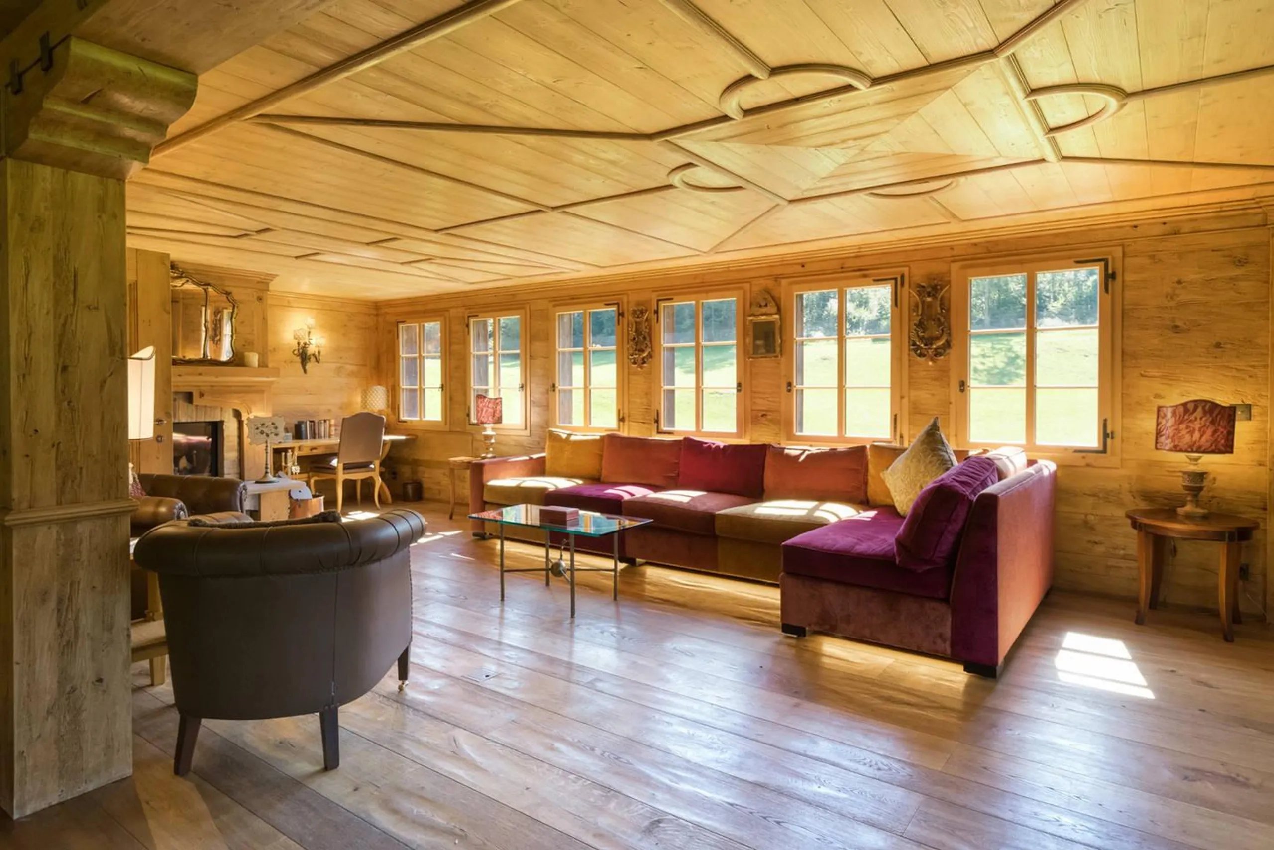 Sumptuously Furnished Saanen Farmhouse with Fireplace and Jacuzzi Tub — photograph 8