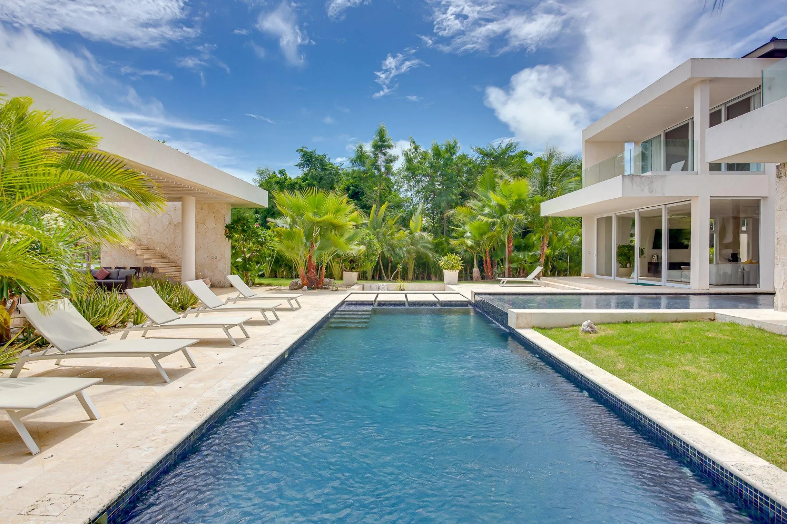 Sophisticated Punta Cana Villa with Private Pool, Modern Designs and Lake Views, Punta Cana