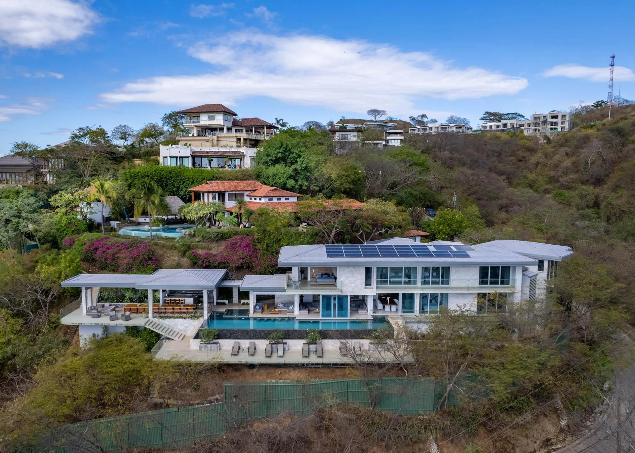 Deluxe Seaview Villa with Infinity Pool and Dining Al-Fresco — photograph 6