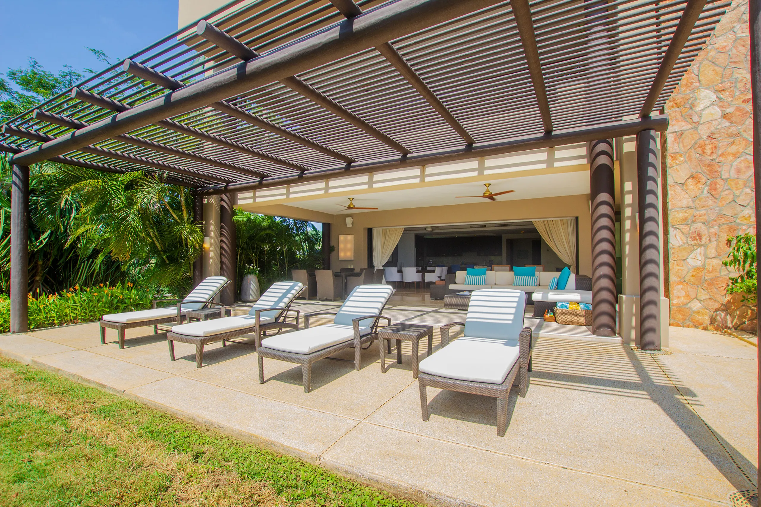 Exclusive Hacienda de Mita Luxury Retreat with Beachfront Access — photograph 2