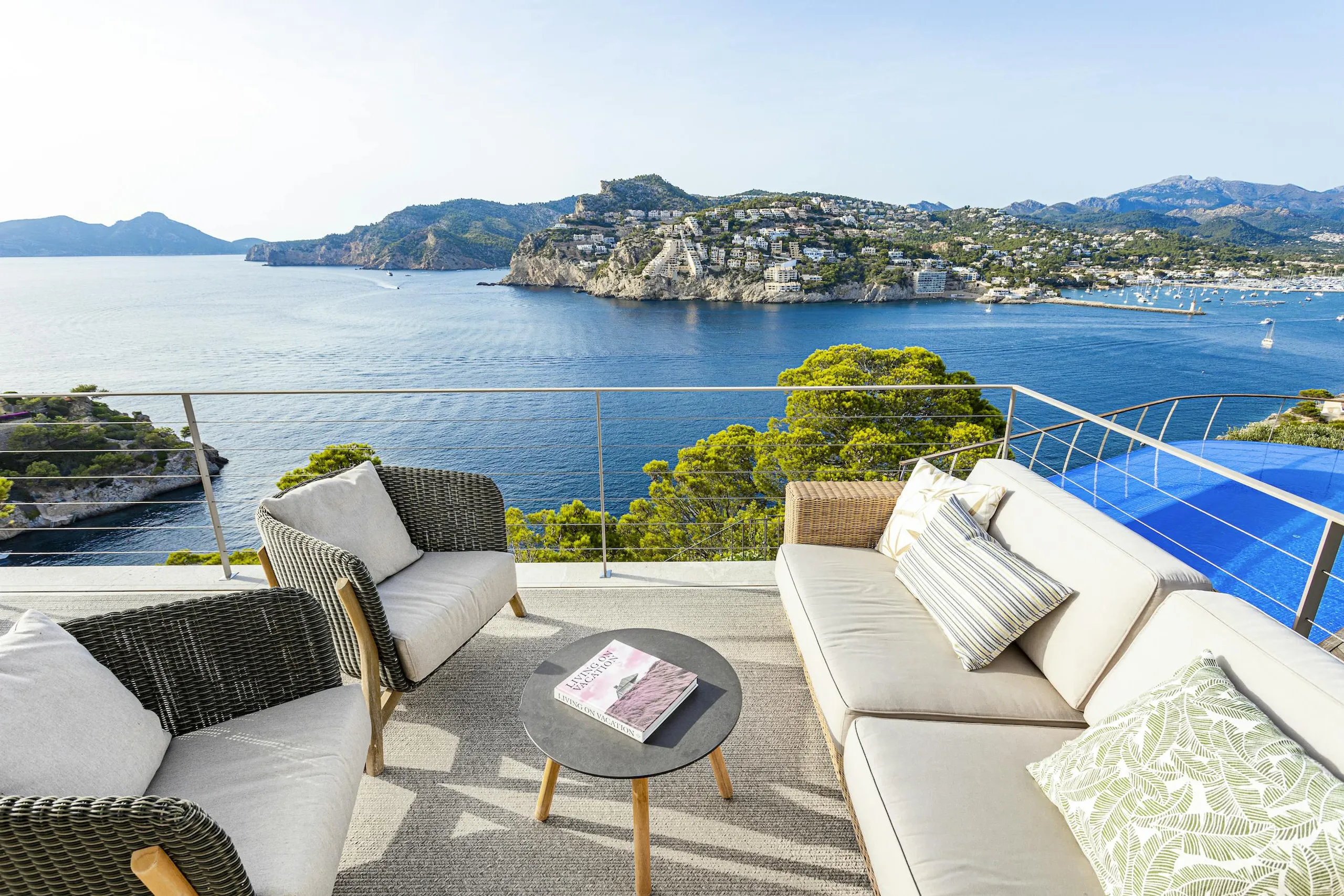 Magnificent Mallorca Villa with Infinity Pool and Gorgeous Ocean Views — photograph 9