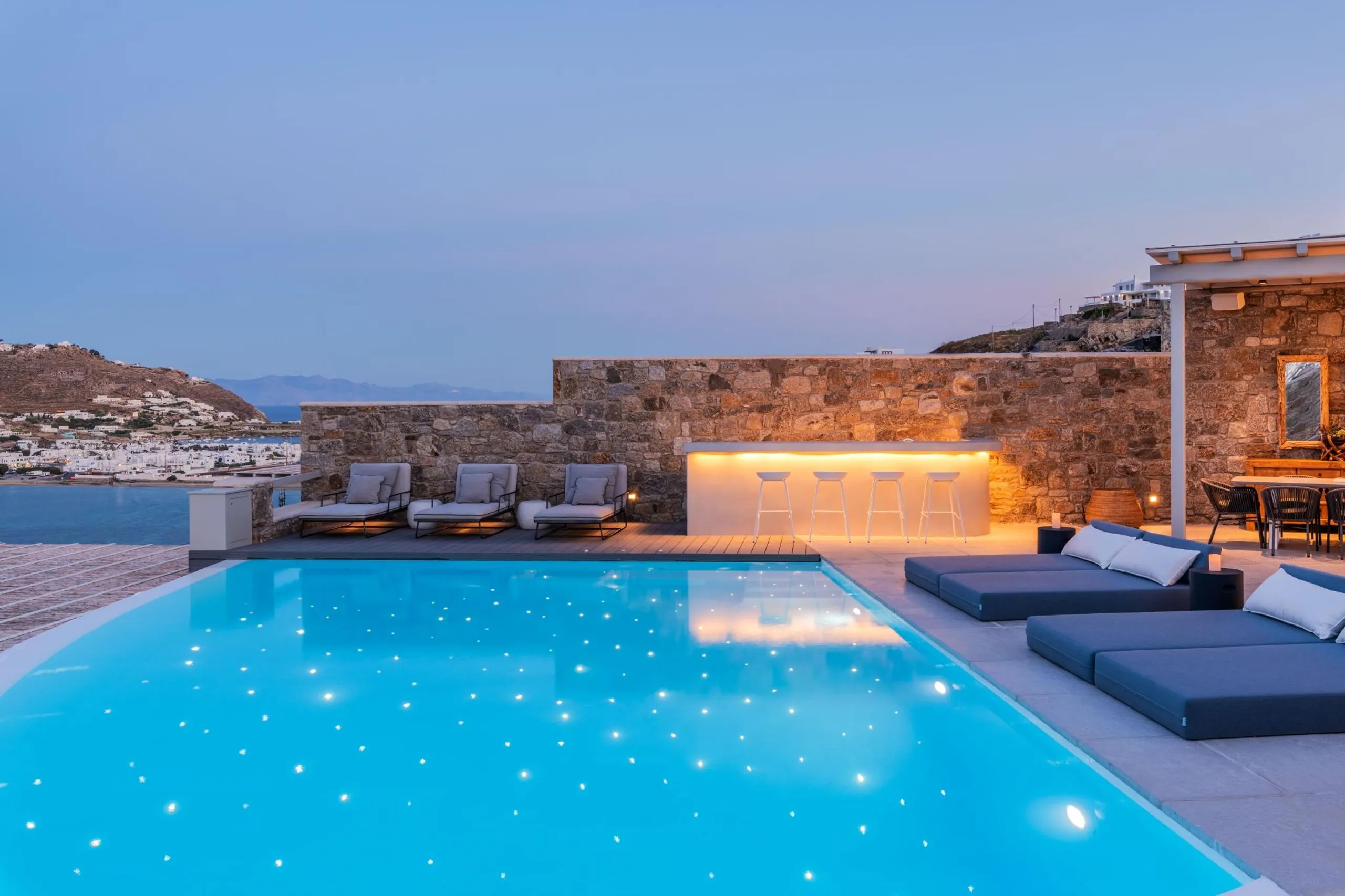 Prestigious Mykonos Estate with Crystalline Pool — photograph 7