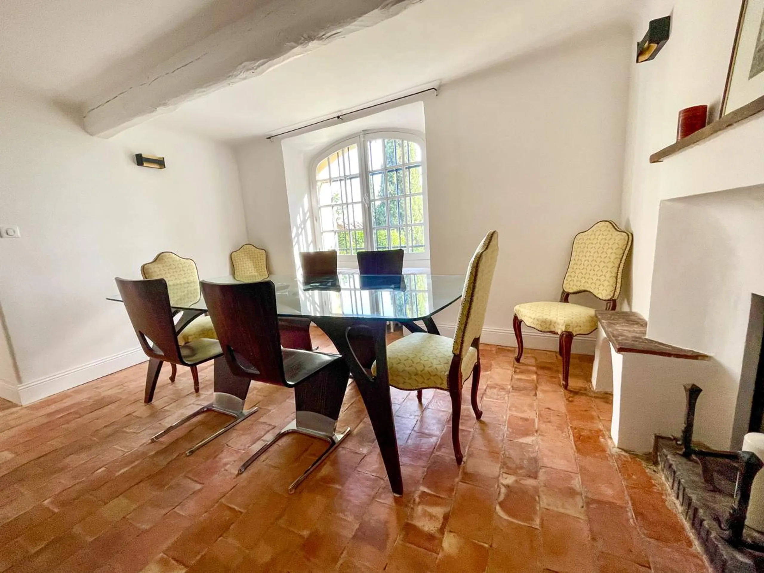 Historic 5-Bedroom Villa Near Cannes with Private Pool, Scenic Views, & Tranquil Grounds — photograph 8