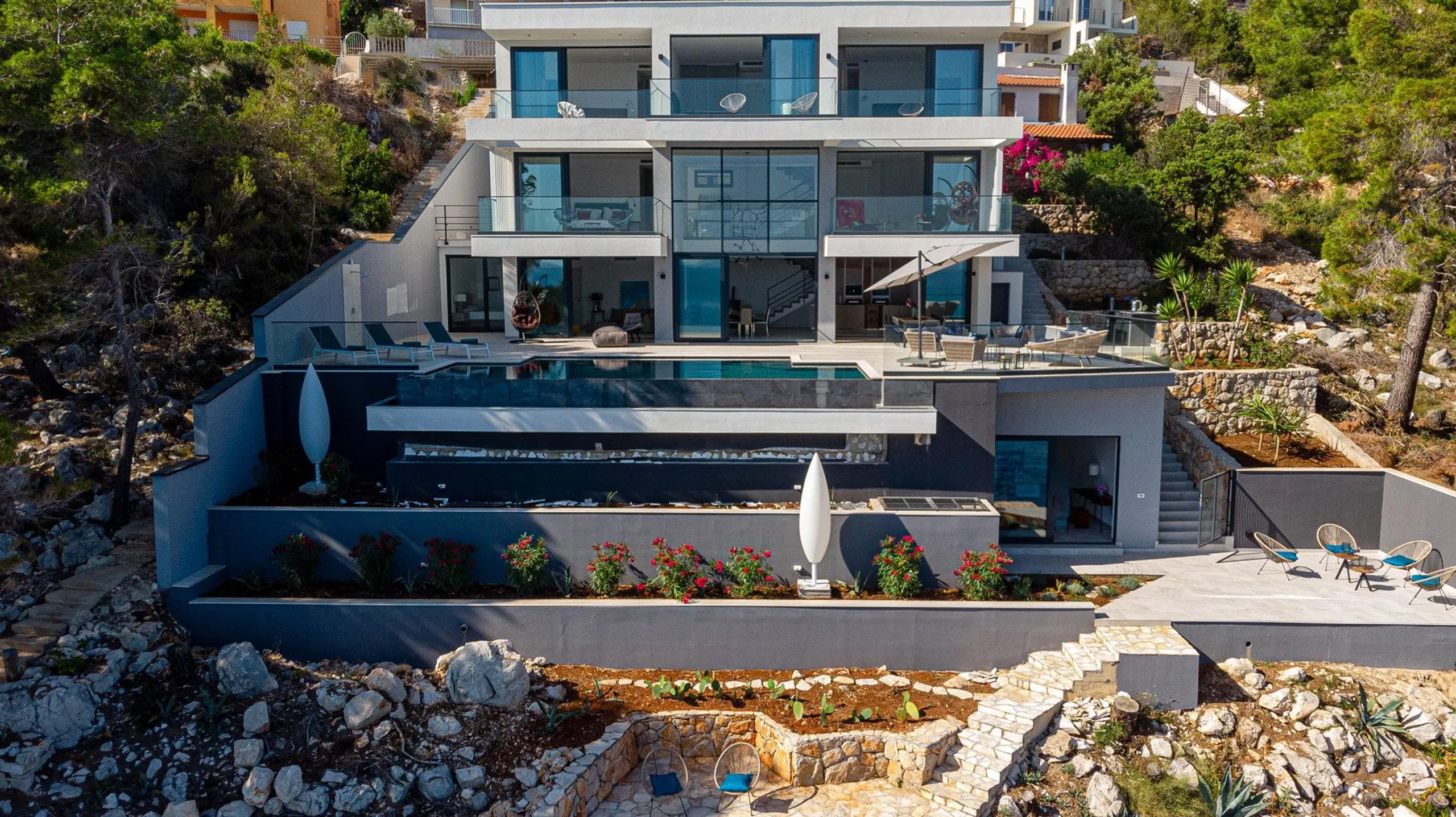 Spectacular Villa with Private Pool and Lovely Sea Views — photograph 11