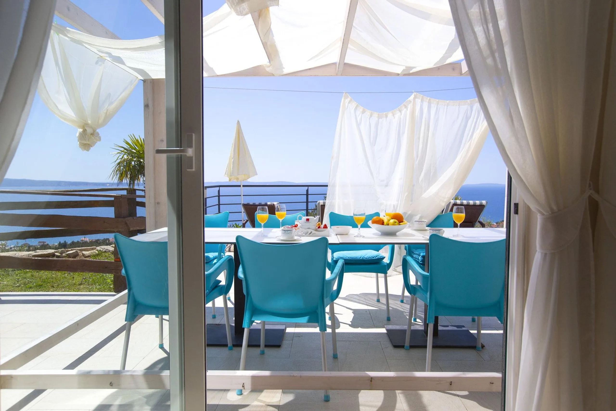 Relaxing Mediterranean Villa with Private Pool and Sea Views — photograph 9