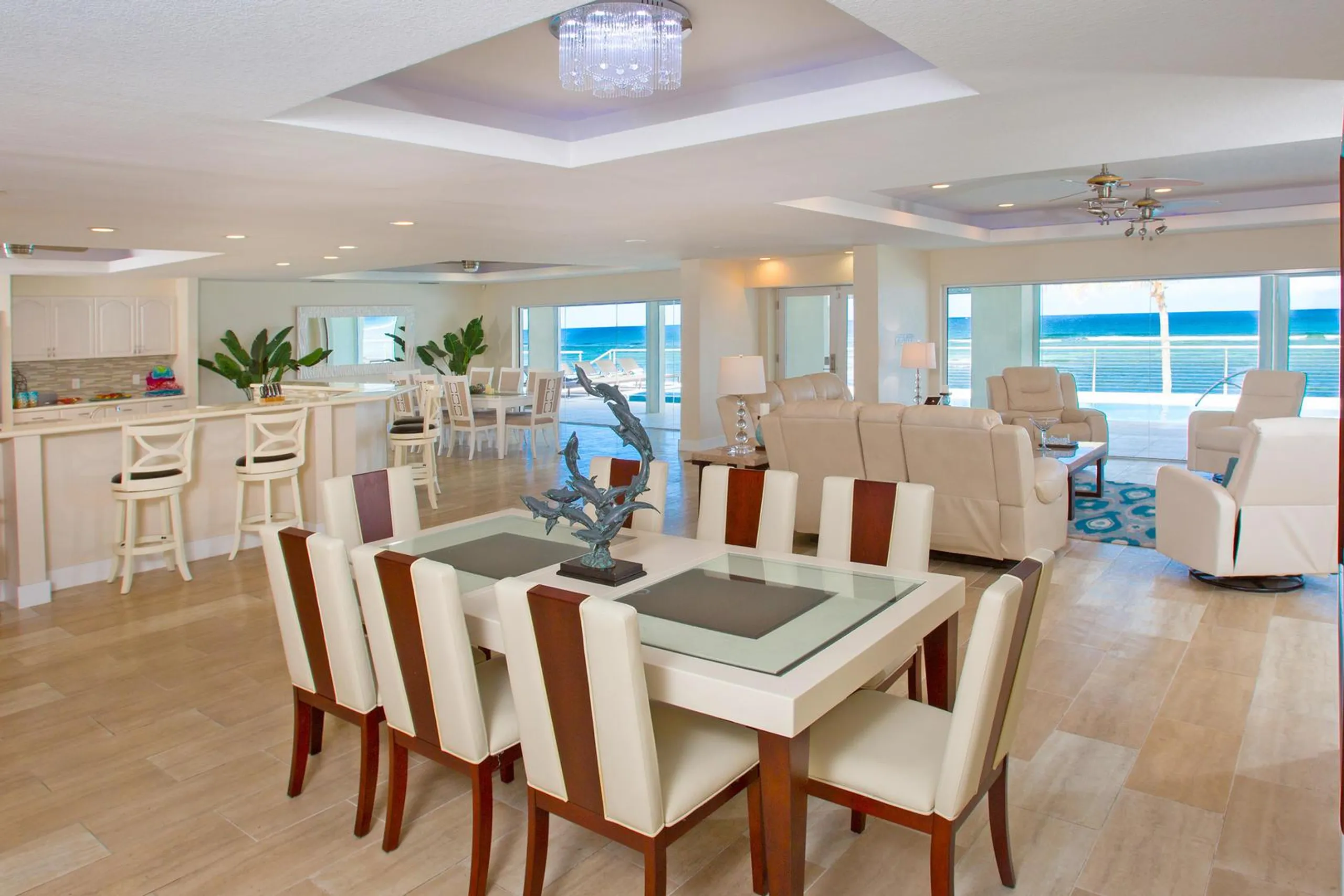 Elegant Twin Palms Beach Front Villa with Private Pool and Beach Access — photograph 9