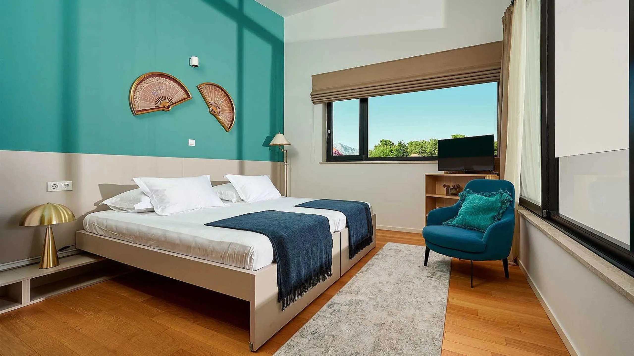Lavish Villa with Heated Pool and Ocean Views — photograph 6