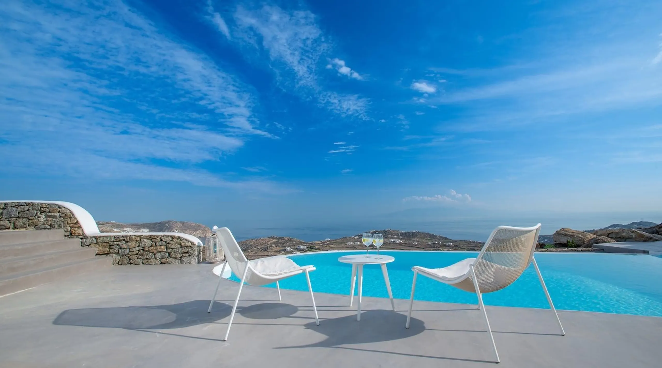 Sophisticated Mykonos Estate with Blue Water Pool — photograph 7