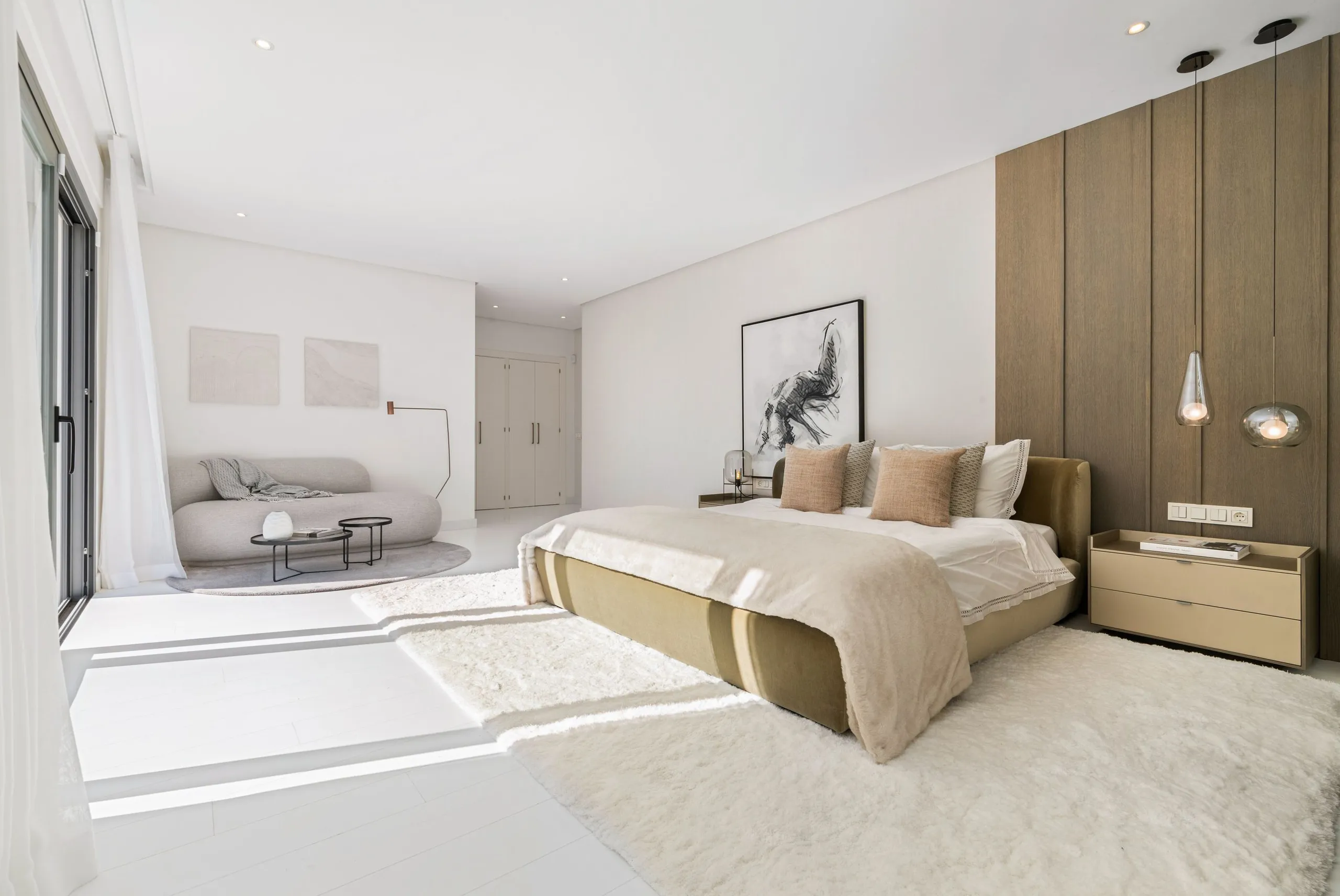 Stately Contemporary Villa with Heated Pool, Cinema and Gym — photograph 10