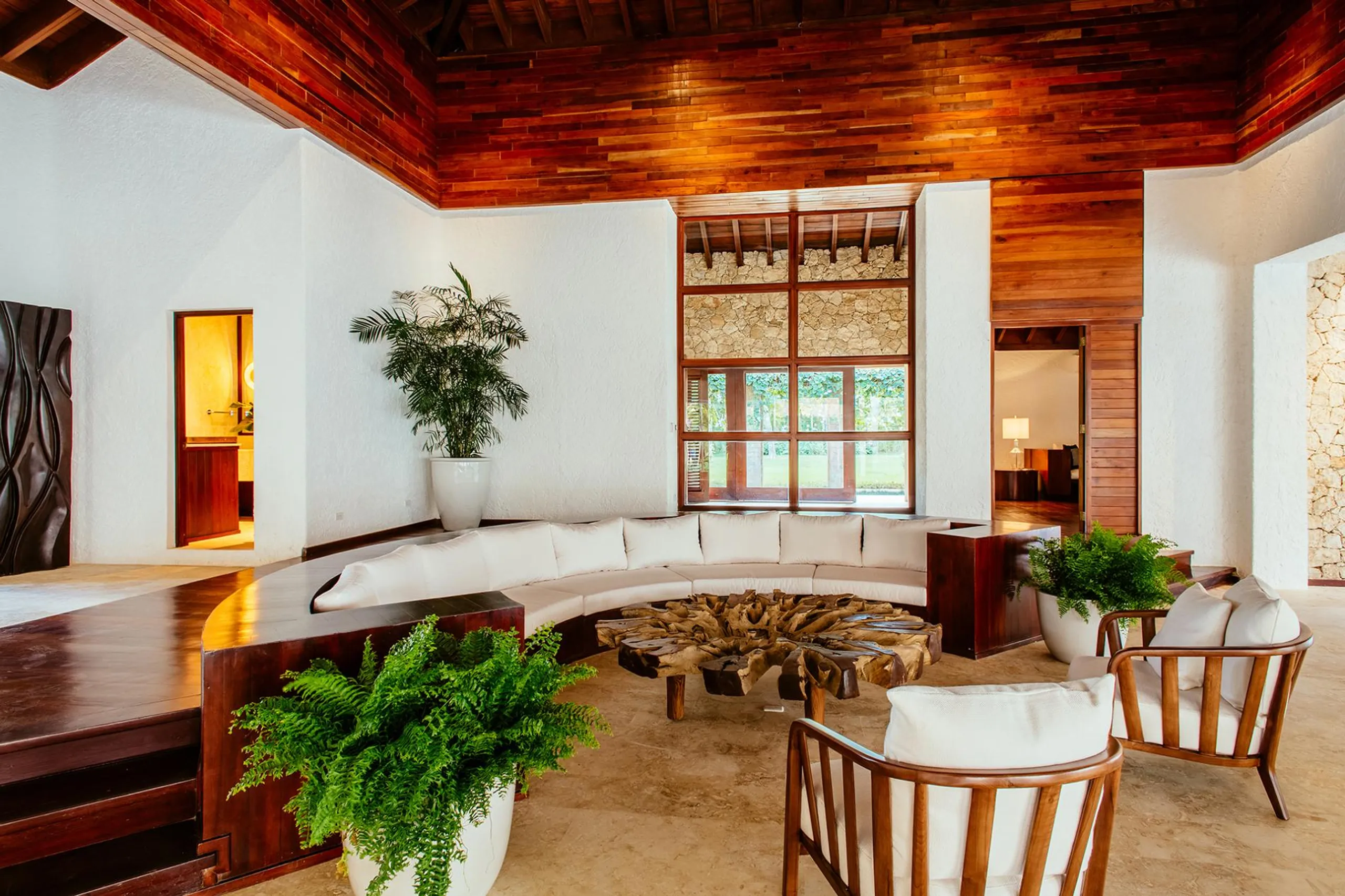 Elite Casa de Campo Sanctuary with Private Pool and Majestic Sea Views — photograph 4