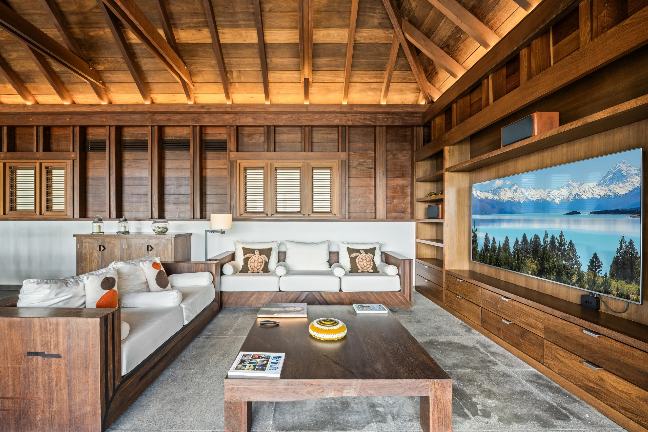 Classic St. Barth Style Villa with Heated Pool & Bay Views — photograph 11