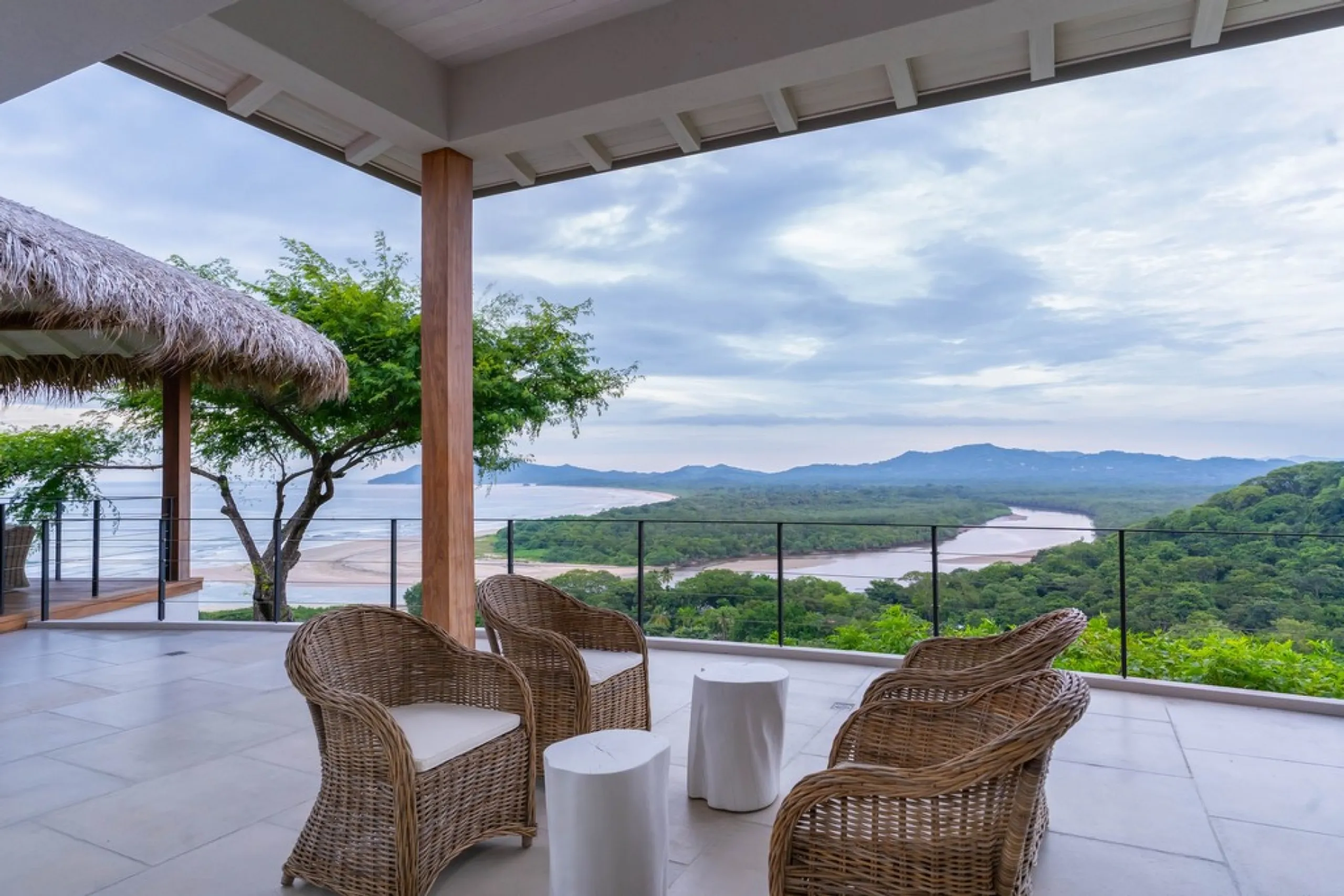Luxury 6-Bedroom Oceanview Villa in Tamarindo — photograph 9
