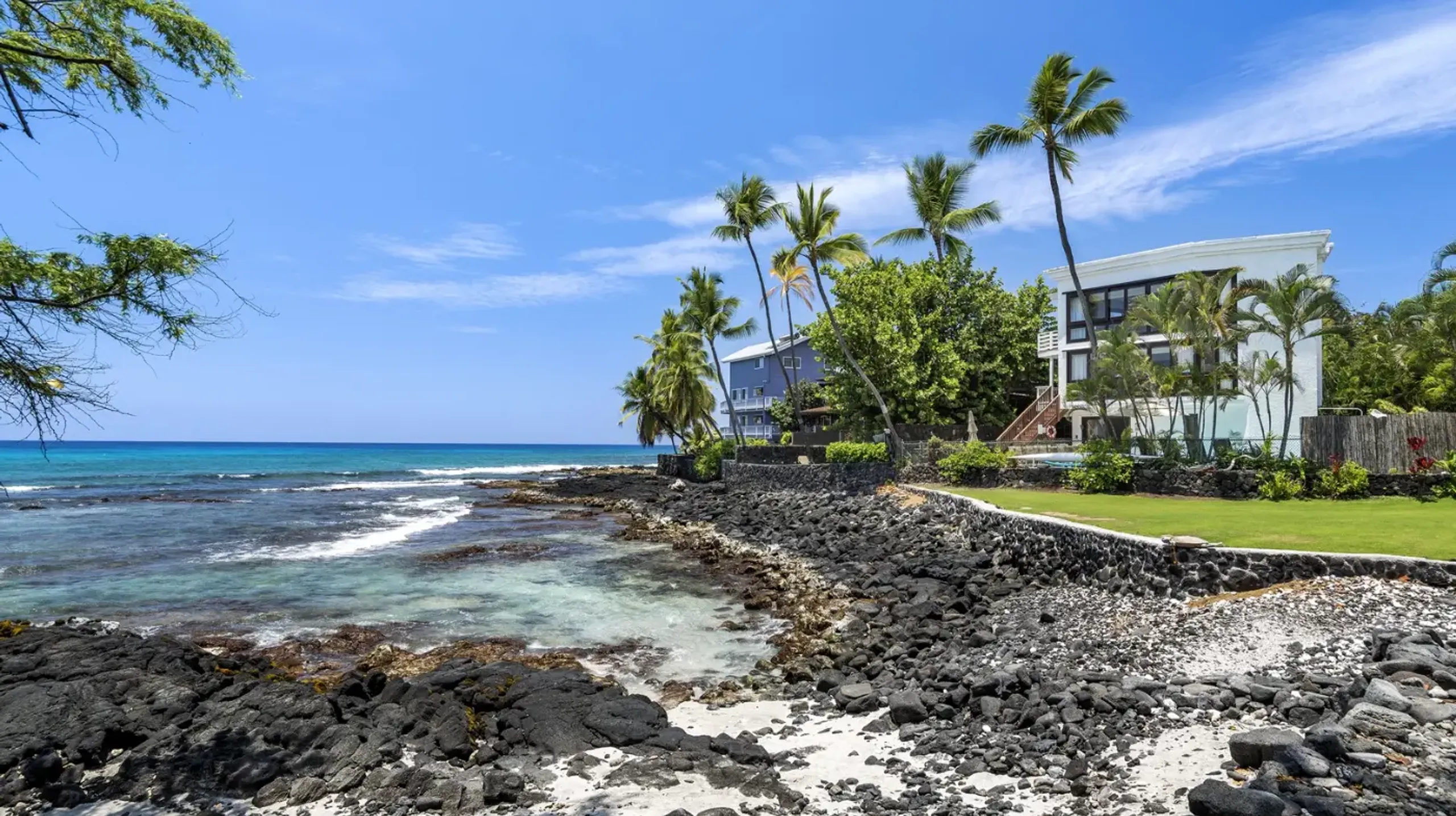 Kona Luxury View Estate with Coastline Views and Easy Walk to the Surf — photograph 5