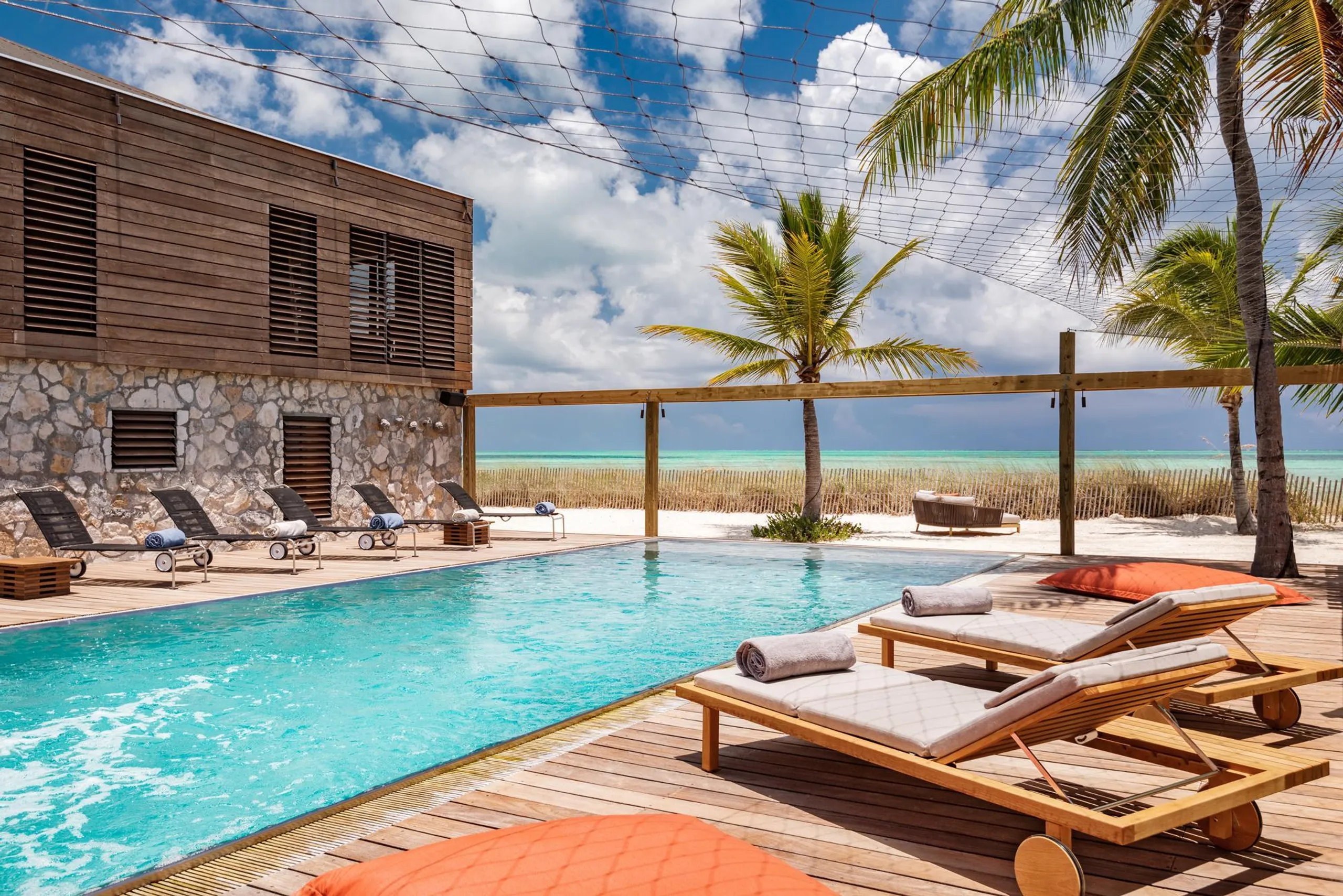 Thompson Cove Retreat: Contemporary Villa with Private Pool — photograph 4