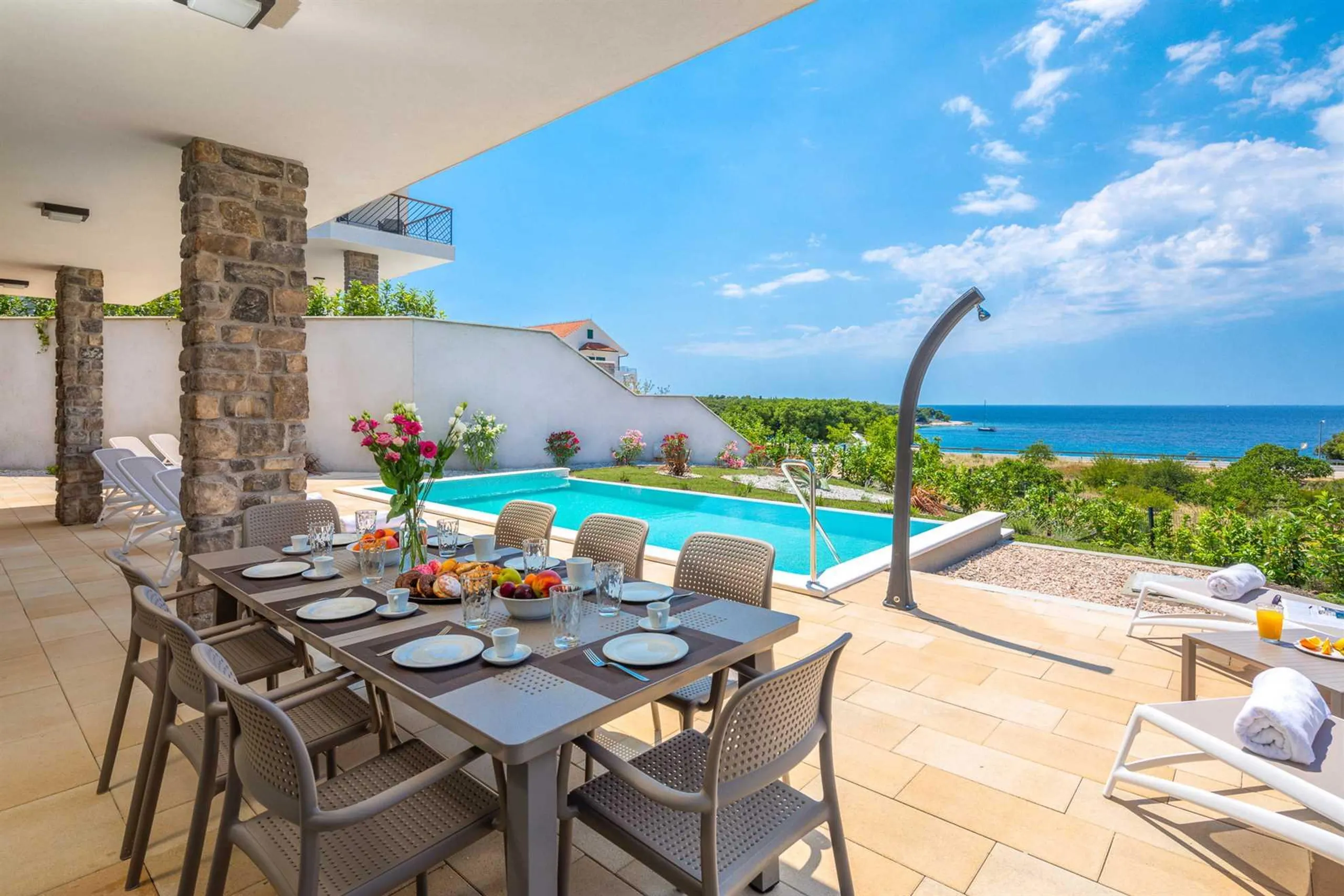Elegant Modern Villa in Primosten with Private Infinity Pool and Sea Views — photograph 8