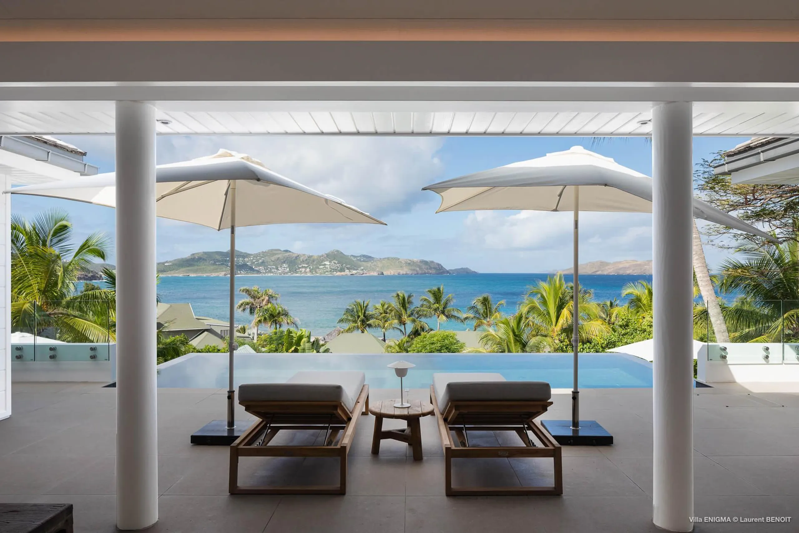 Seaside Serenity Villa in Pointe-Milou with Infinity Pool and Breathtaking Ocean Views, Pointe Milou