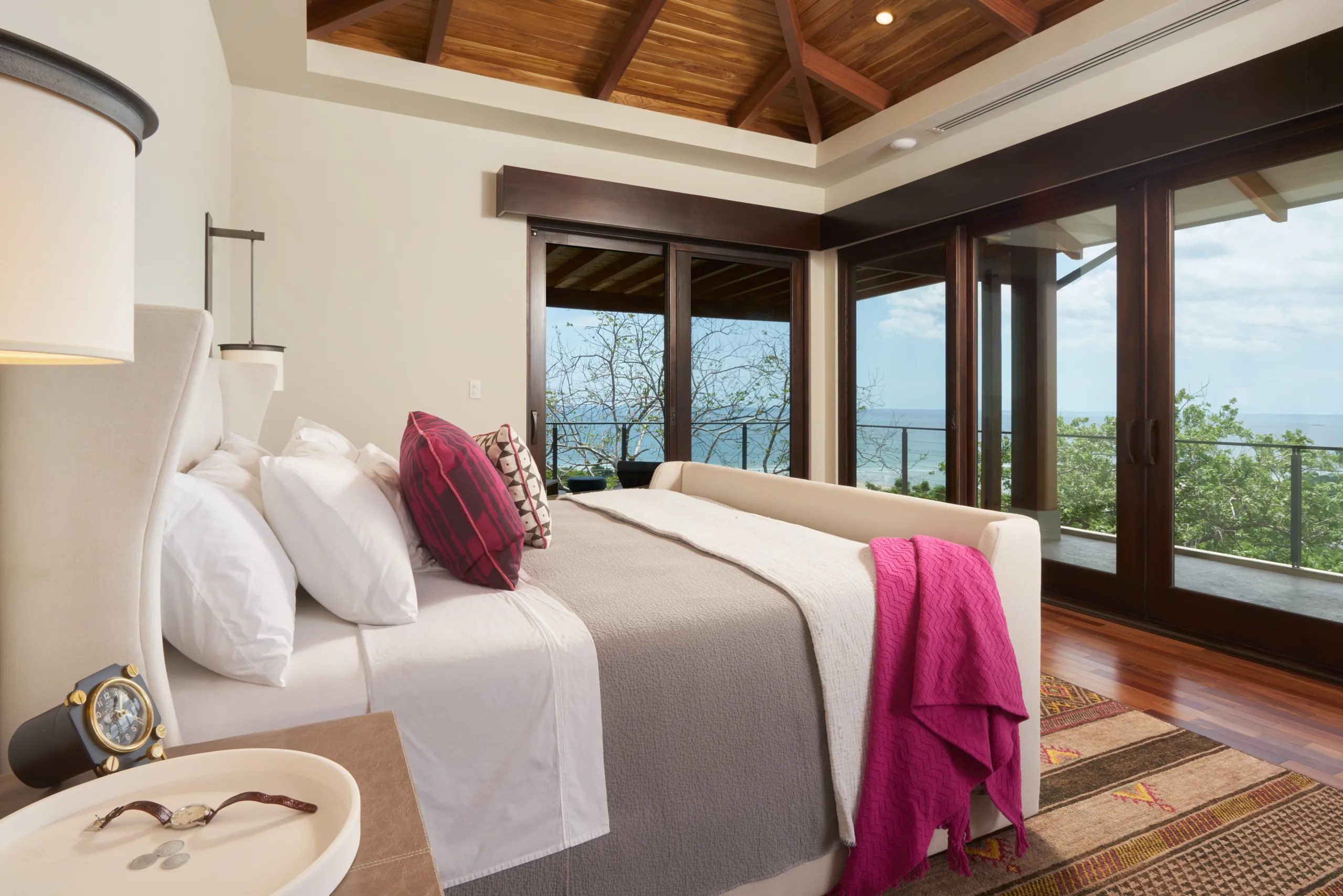 Ultra-Luxury Tamarindo Villa with Infinity Pool, Gym & Oceanview Terrace — photograph 10