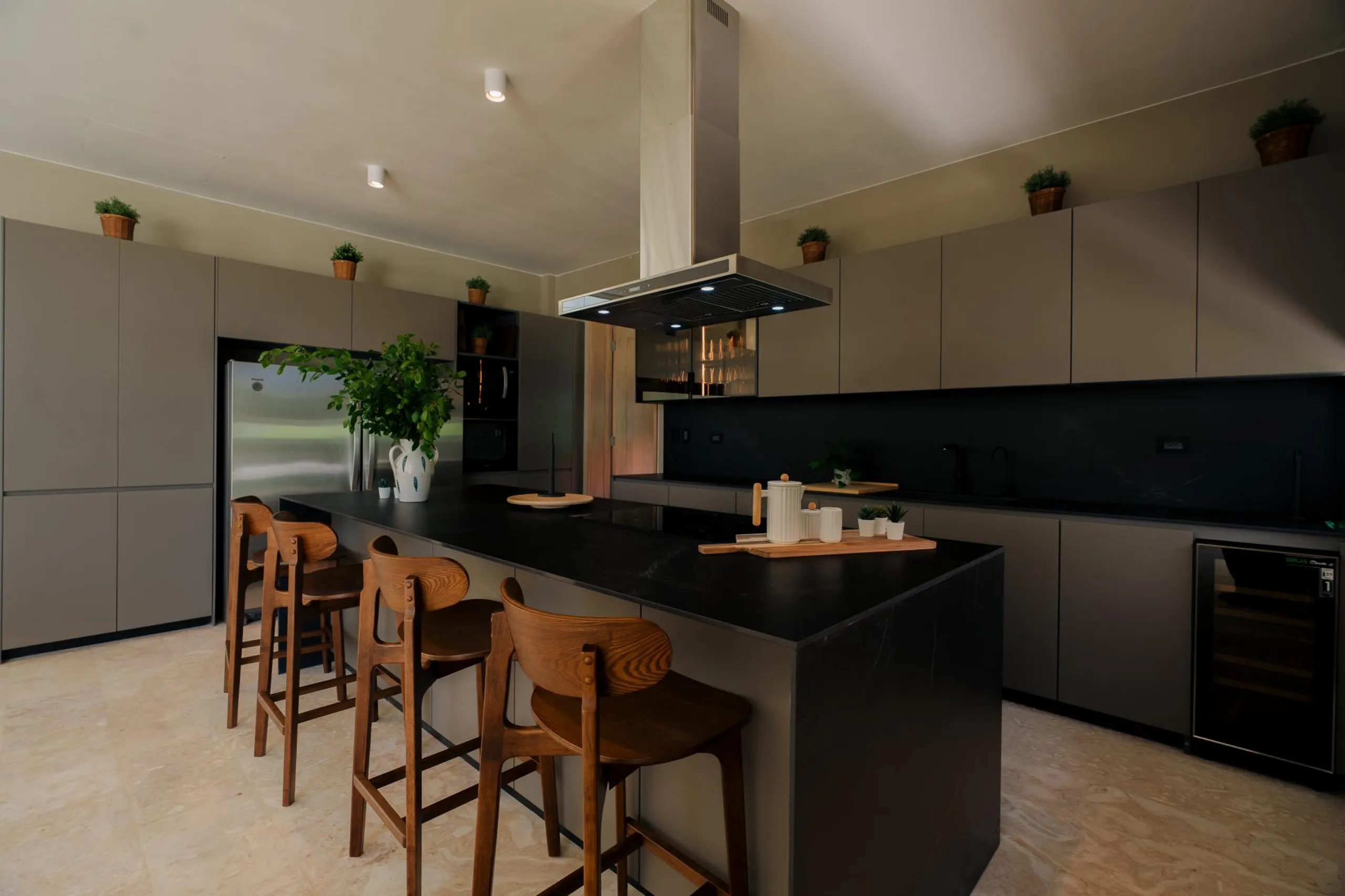 Modern 6BDR Golf Front Villa with Private Pool and Heated Jacuzziz — photograph 9