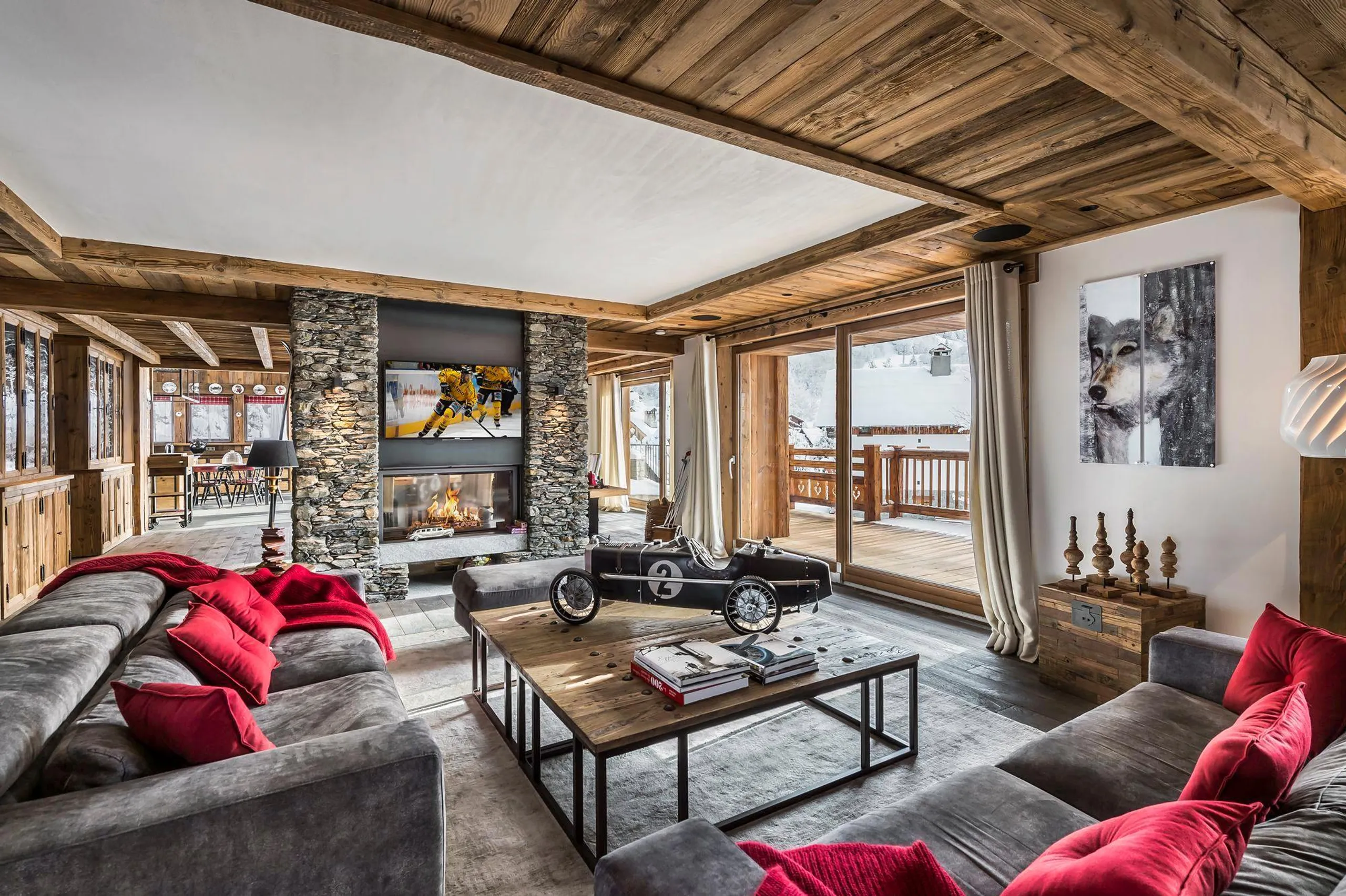 Splendid Six-Bedroom Chalet with Private Hammam — photograph 6