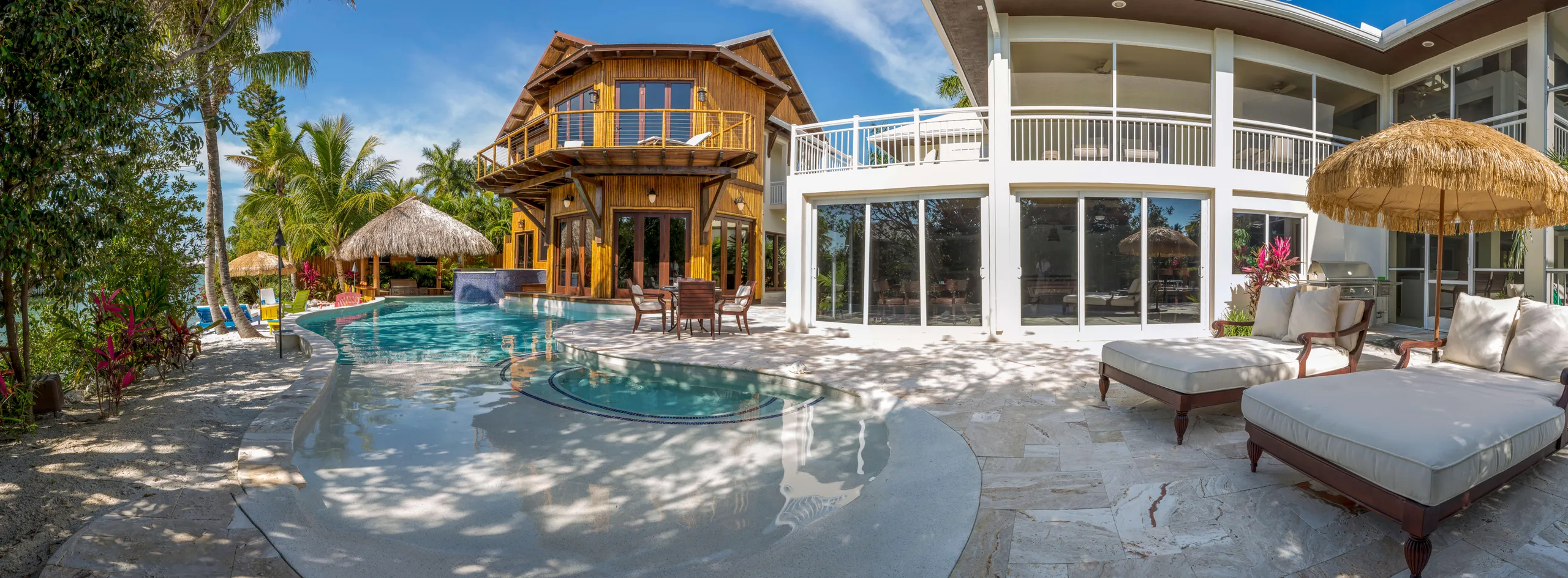 Florida Keys Oceanfront Luxury Villa with Tiki Pool and Many Amenities — photograph 6
