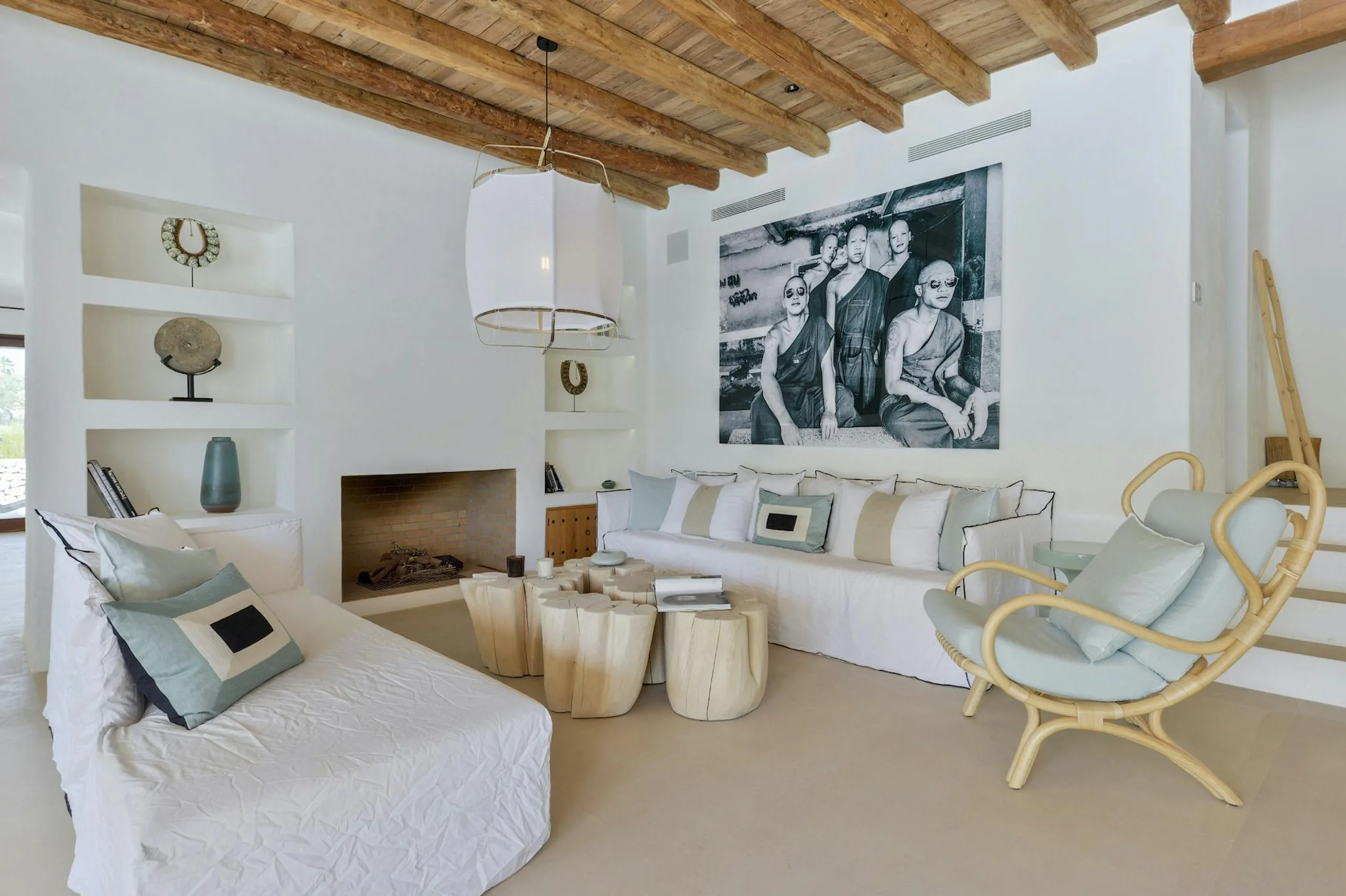 Outstanding Modern Ibiza Estate with Private Pool, Movie Theater, and Gazebo — photograph 12