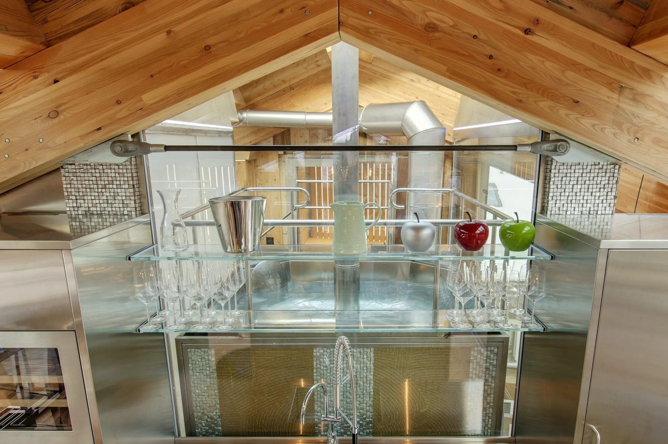 Timeless Peak Luxury Residence Perched Upon the Majesty of Zermatt — photograph 11