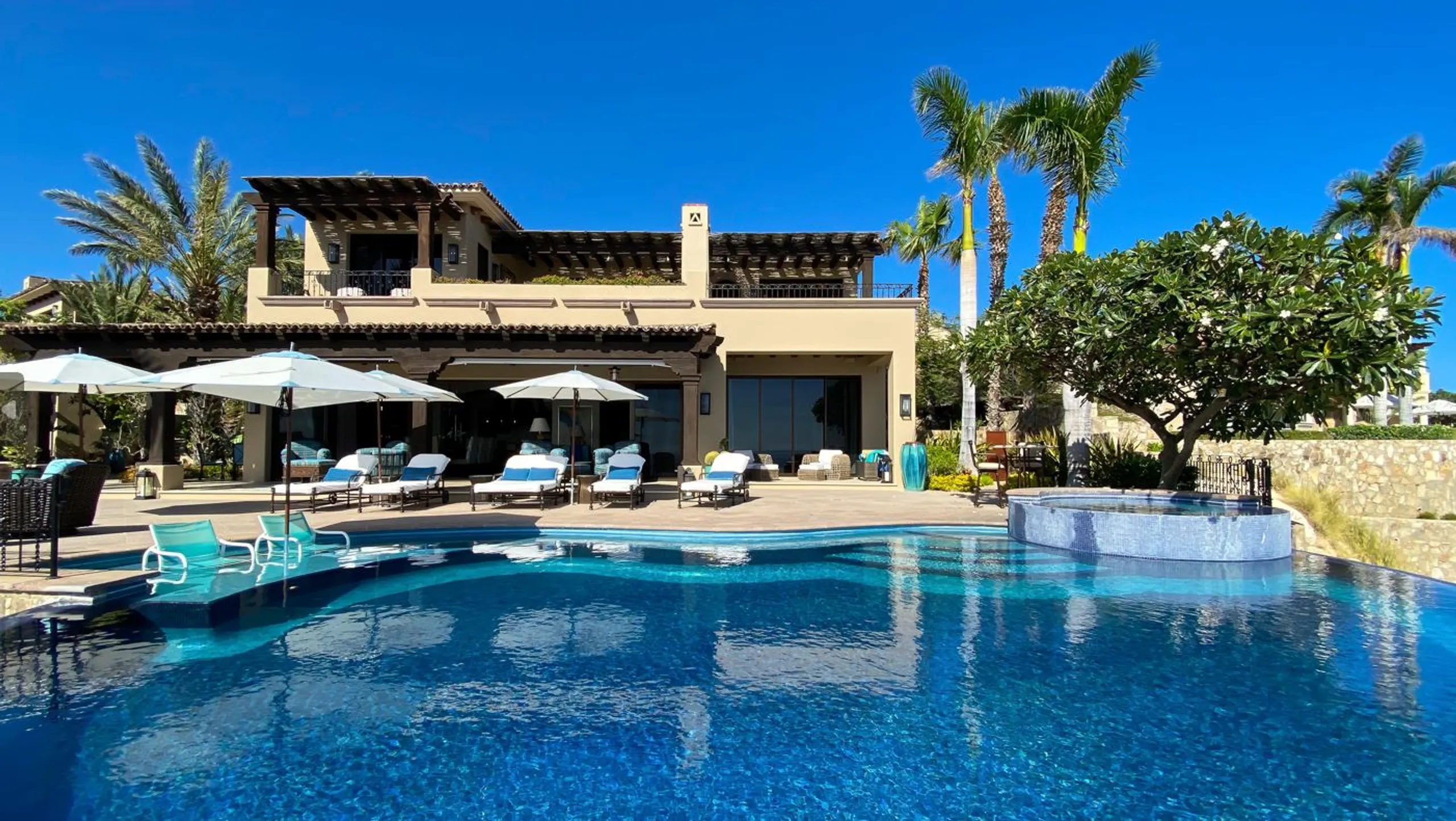 Exquisite 6 Bedroom Los Cabos Villa with Private Infinity Pool, & Palmilla Access — photograph 2