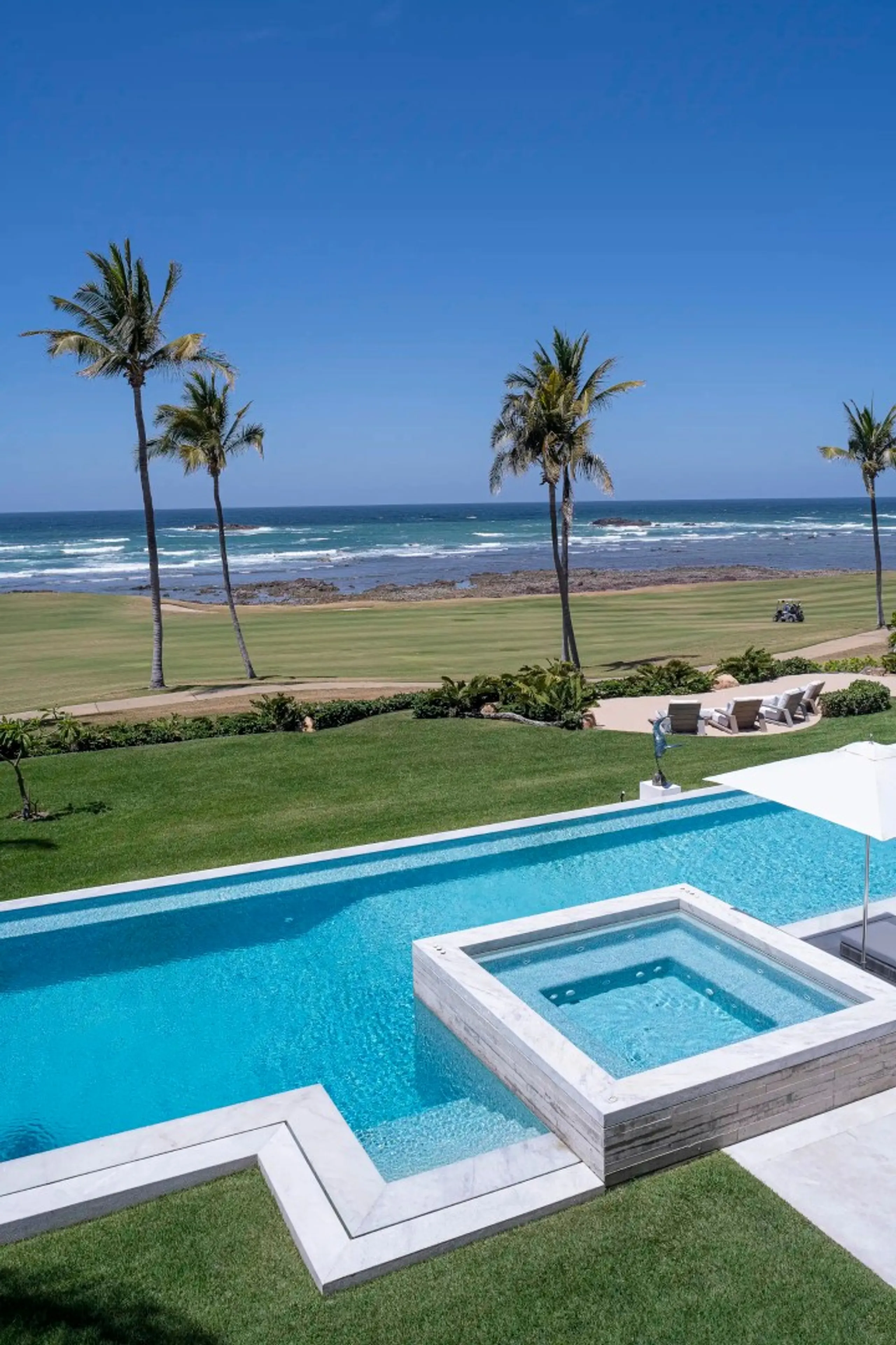 Alluring Punta Mita Villa with Infinity Pool, Ocean & Golf Views — photograph 12