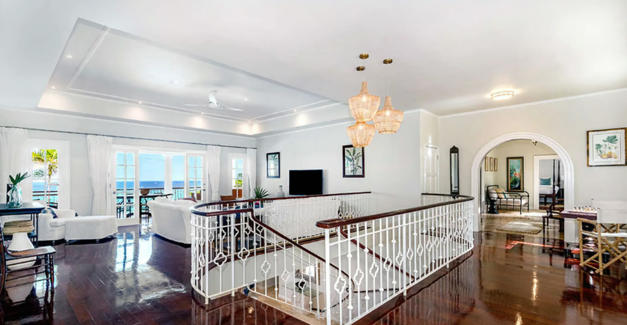 Unforgettable Panorama of Sea Front Luxury Villa with Private Cove & Infinity Pool — photograph 12