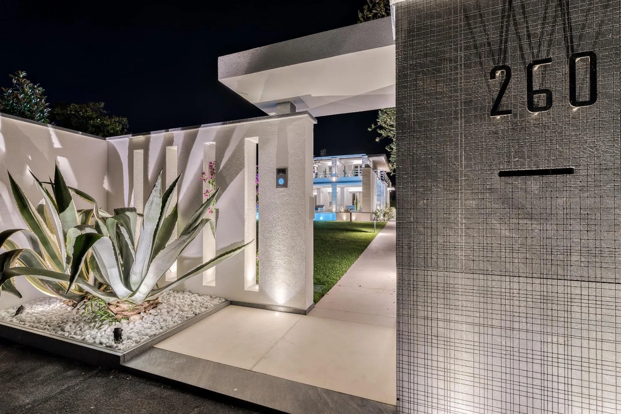 High-End Villa in Versilia with Private Heated Pool, and Steps from the Beach — photograph 7