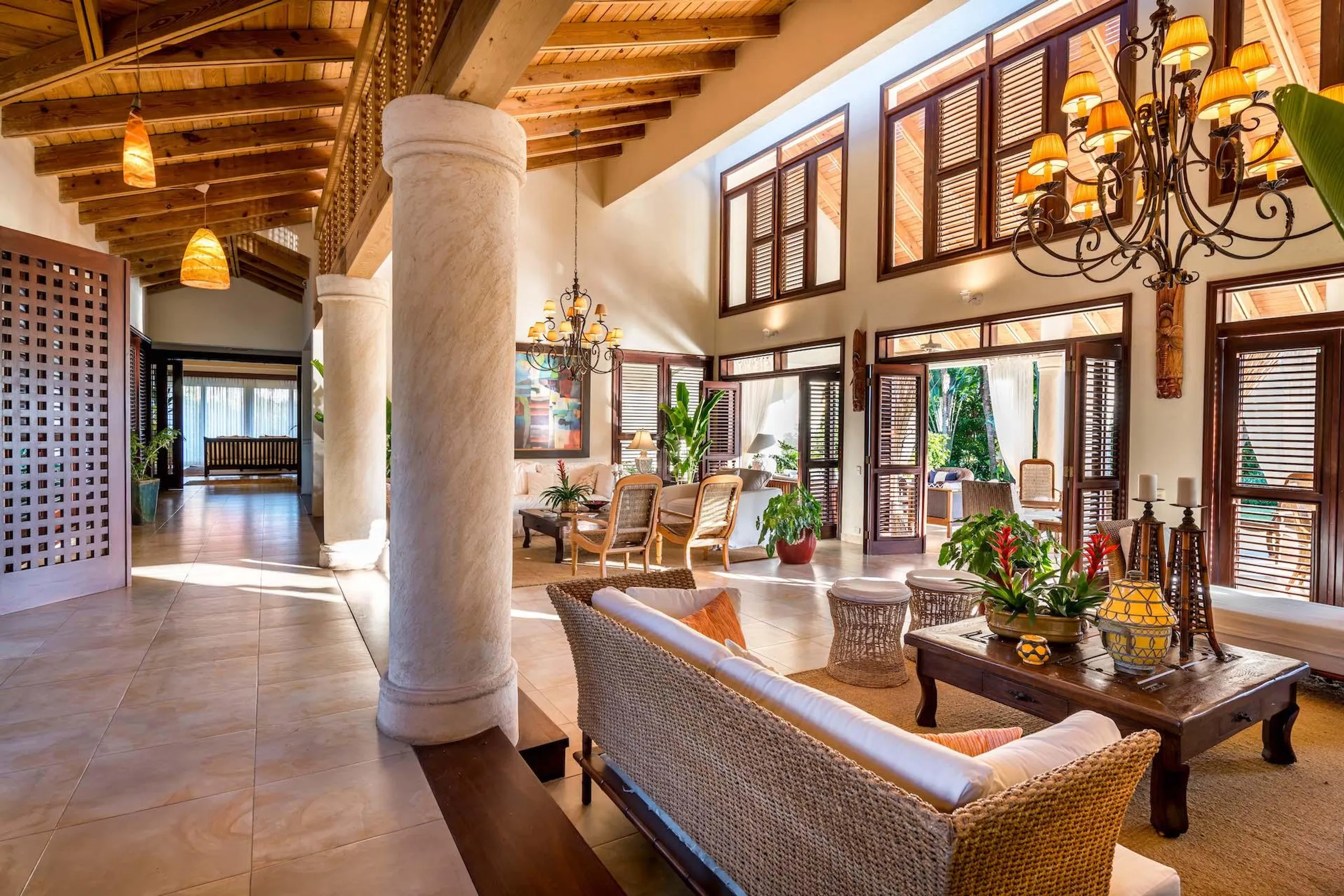 Plush and Inviting 6BR Villa with Private Pool and Relaxing Terrace — photograph 4
