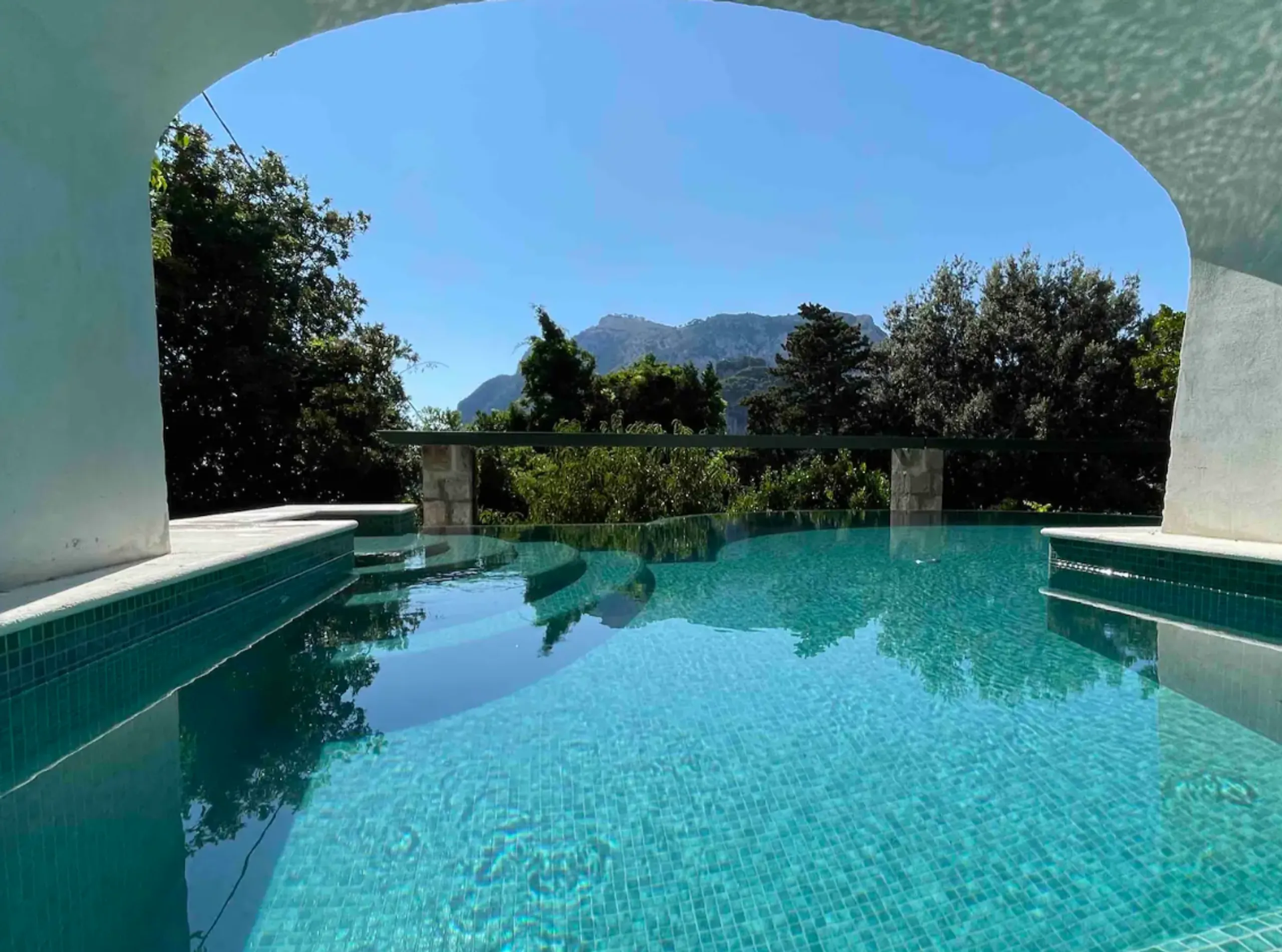 Tranquil Villa in Capri with Pool and Scenic Views, Capri