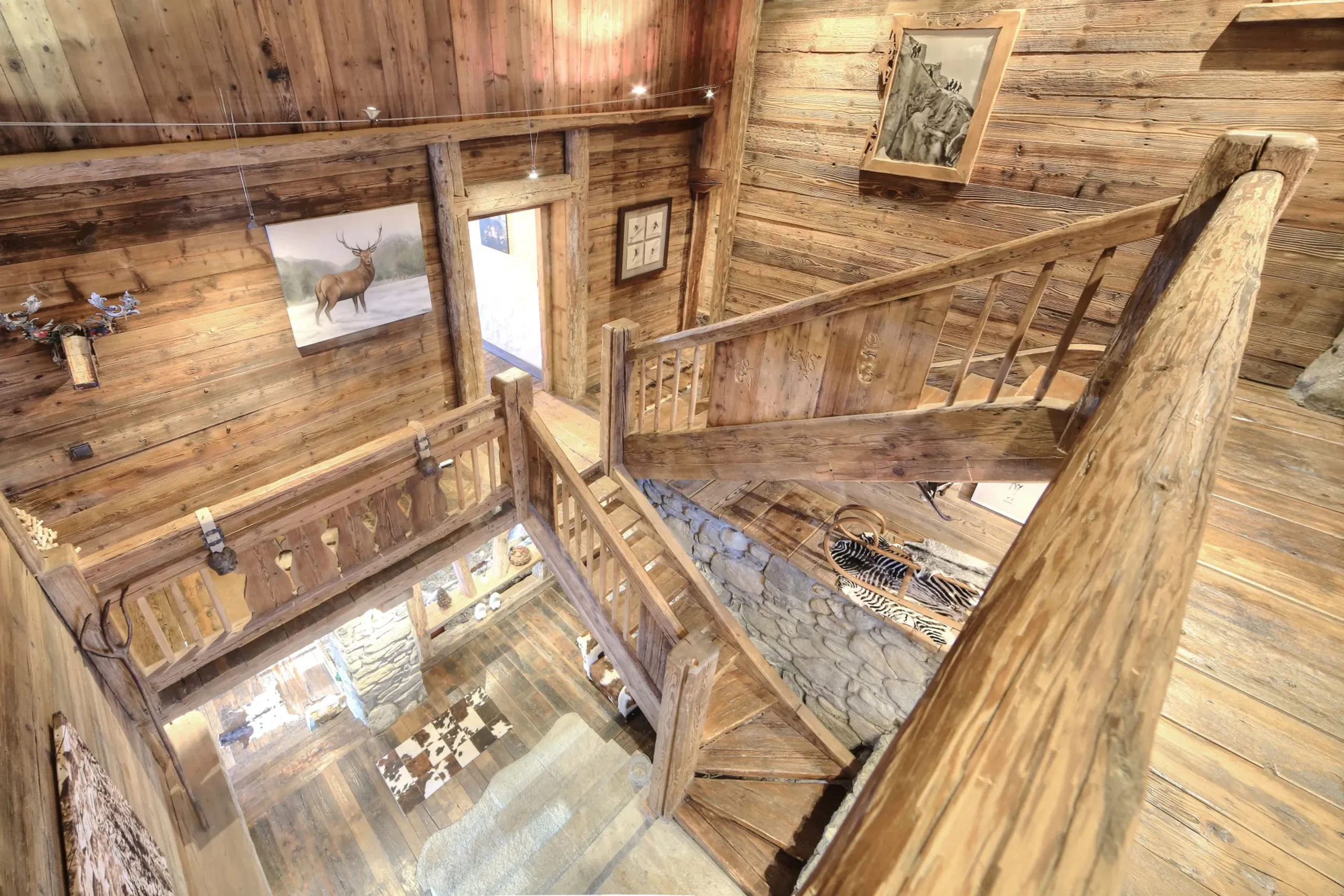 Spacious Ski Chalet with Hot Tub, Ski Access and Scenic Views — photograph 8