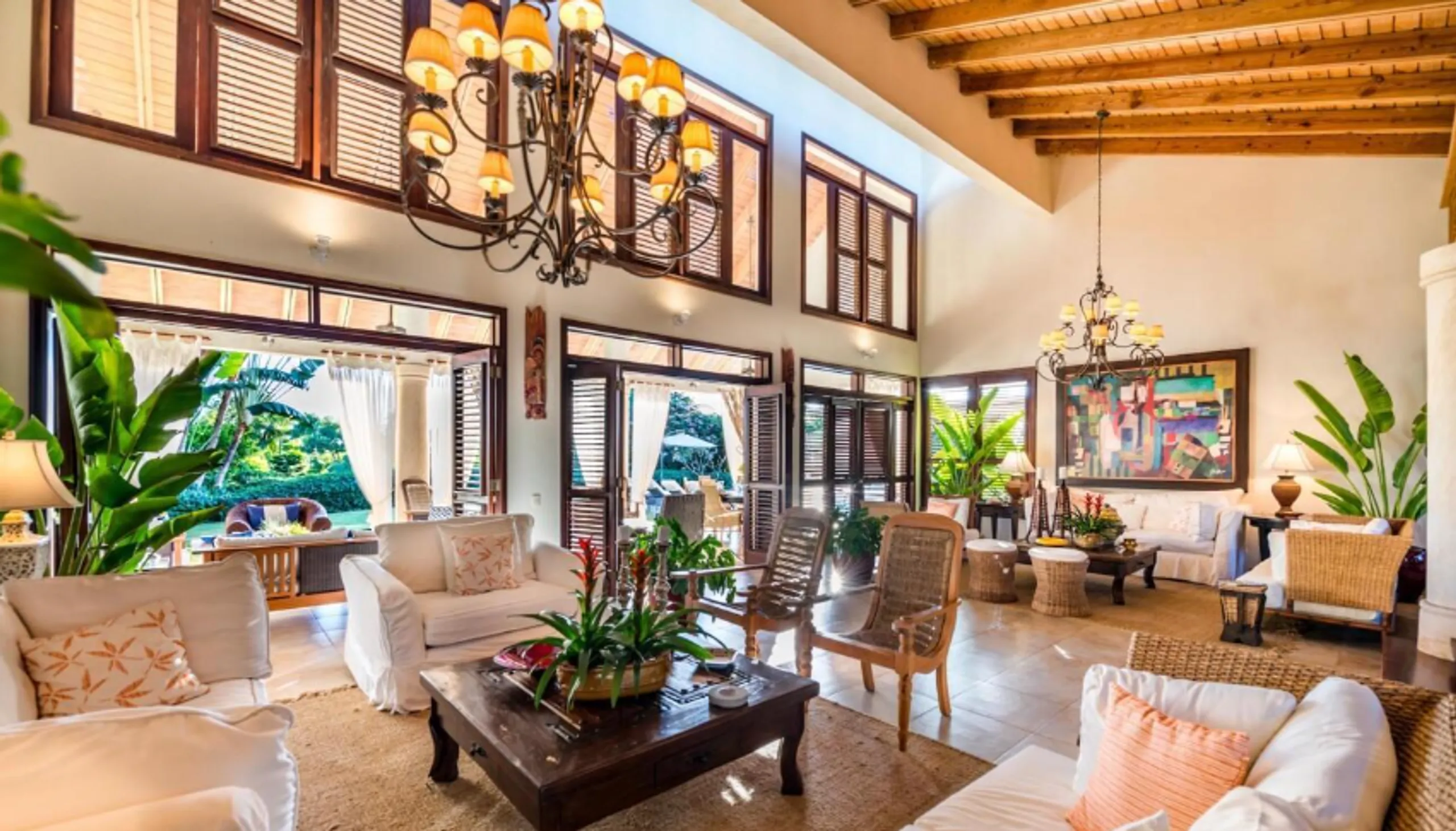 Casa de Campo's High-ceilinged Villa in a Lush Green Garden with the Scent of Jasmine — photograph 5