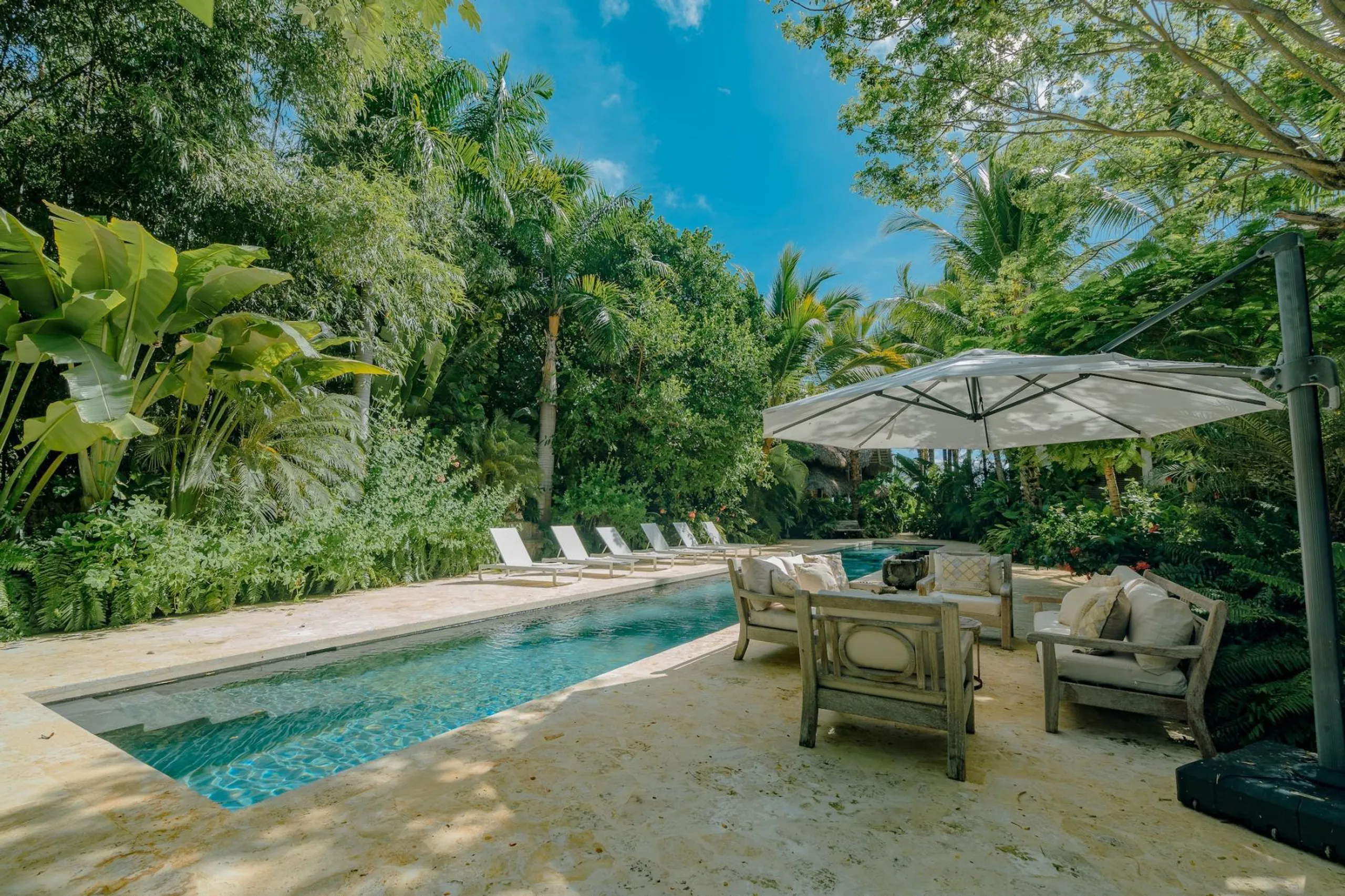 Radiant Higuey Retreat with Invigorating Pool — photograph 9