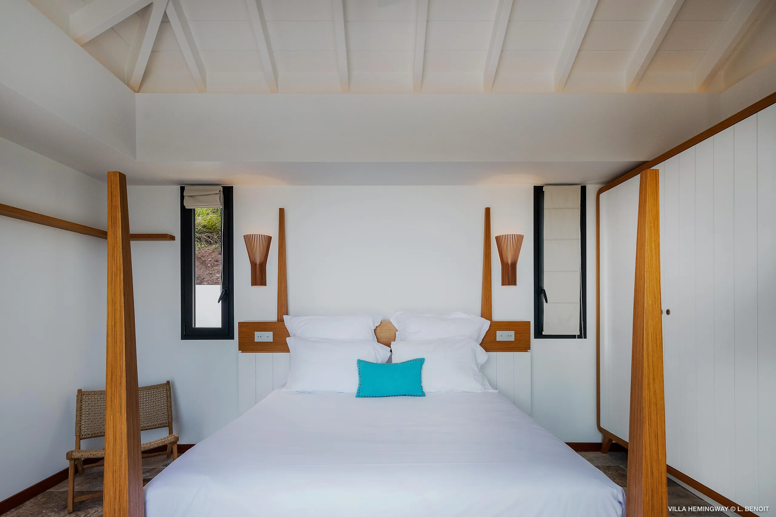 Stunning Seaside Villa with Infinity Pool and Walks to Beach — photograph 10