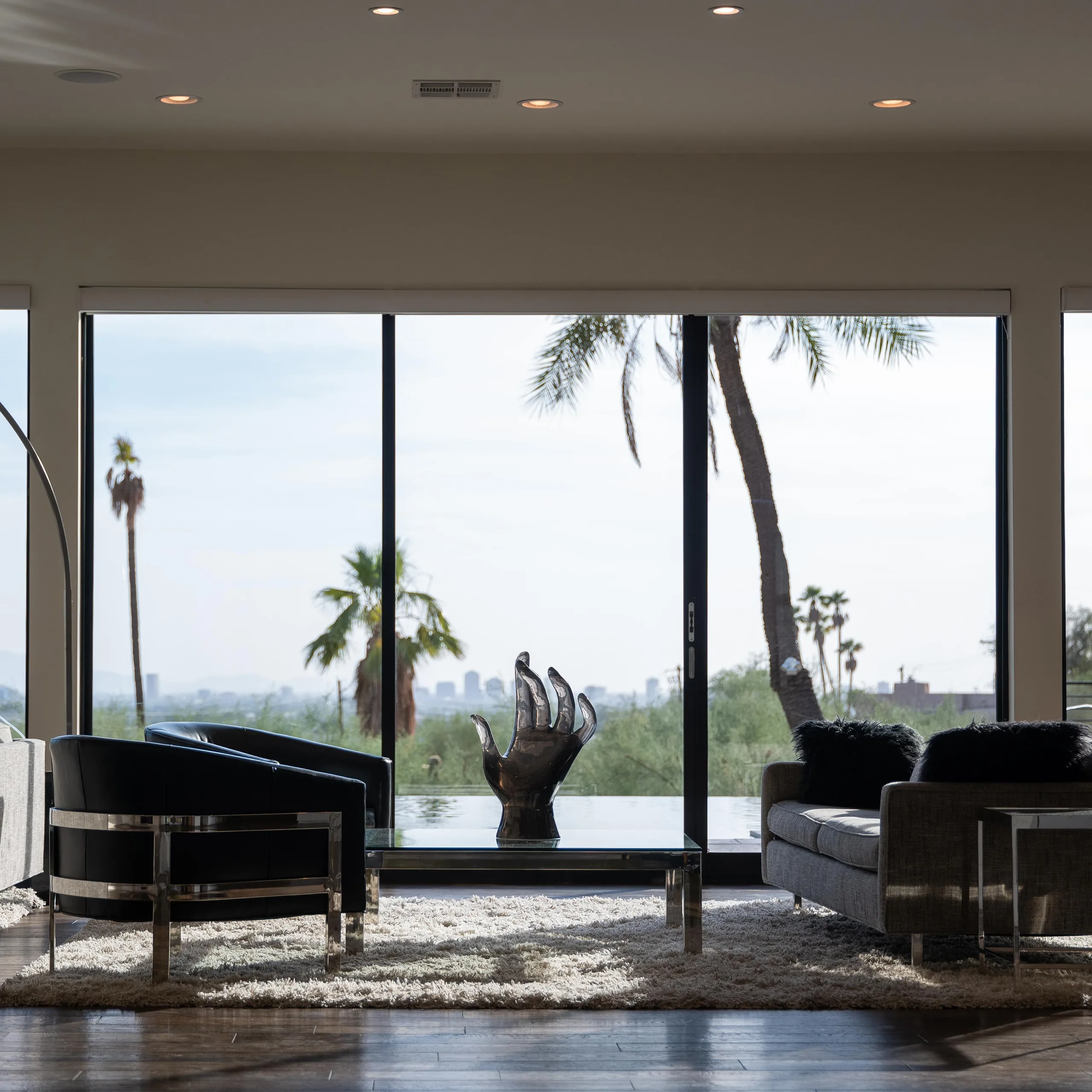 Elegant 5,500 Sq. Ft. Phoenix Villa with Private Heated Pool, and City Views — photograph 7