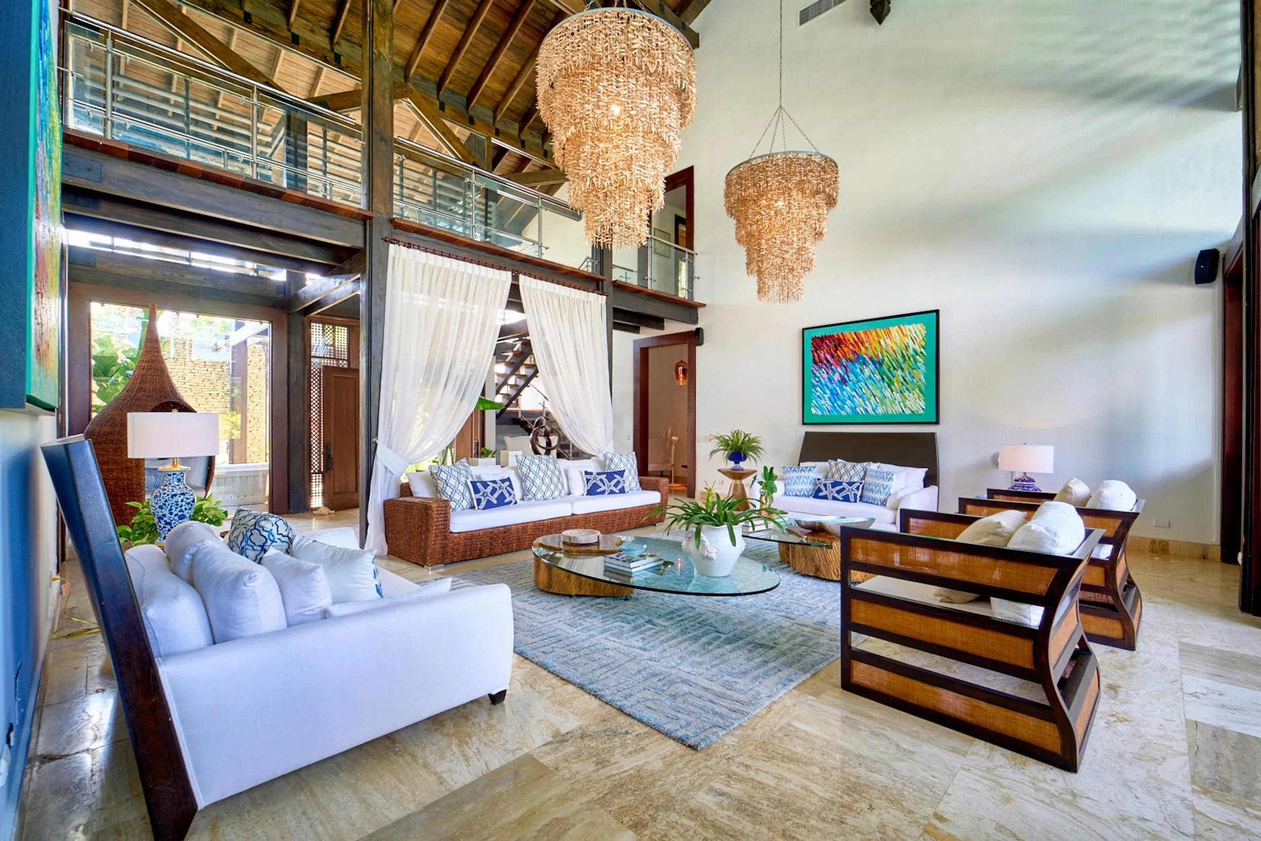 Elegant Boutique Villa with Private Pool, Lush Garden and Charming Gazebo — photograph 9