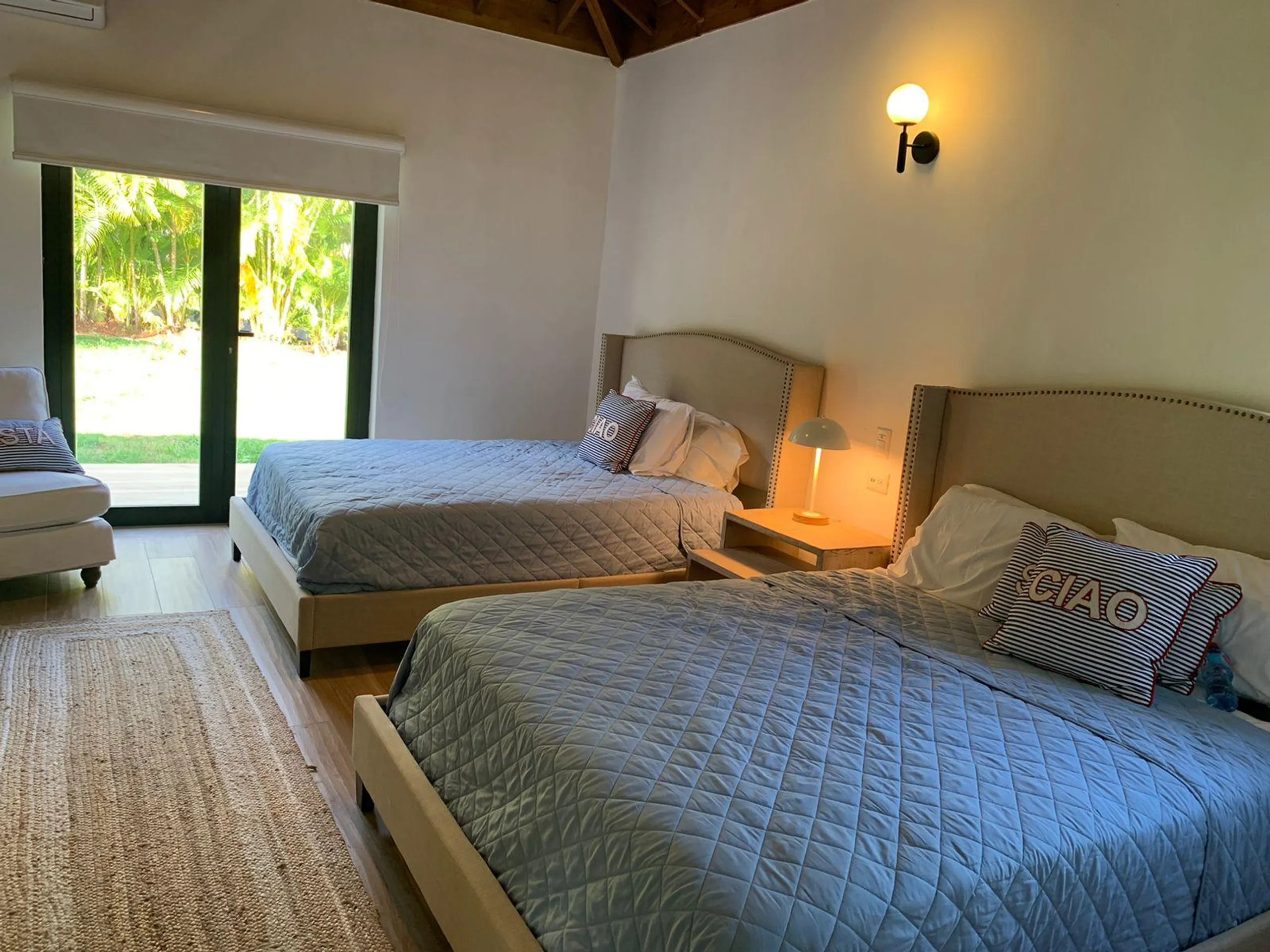 Stunning Tropical Retreat with Private Pool and Hot Tub — photograph 11