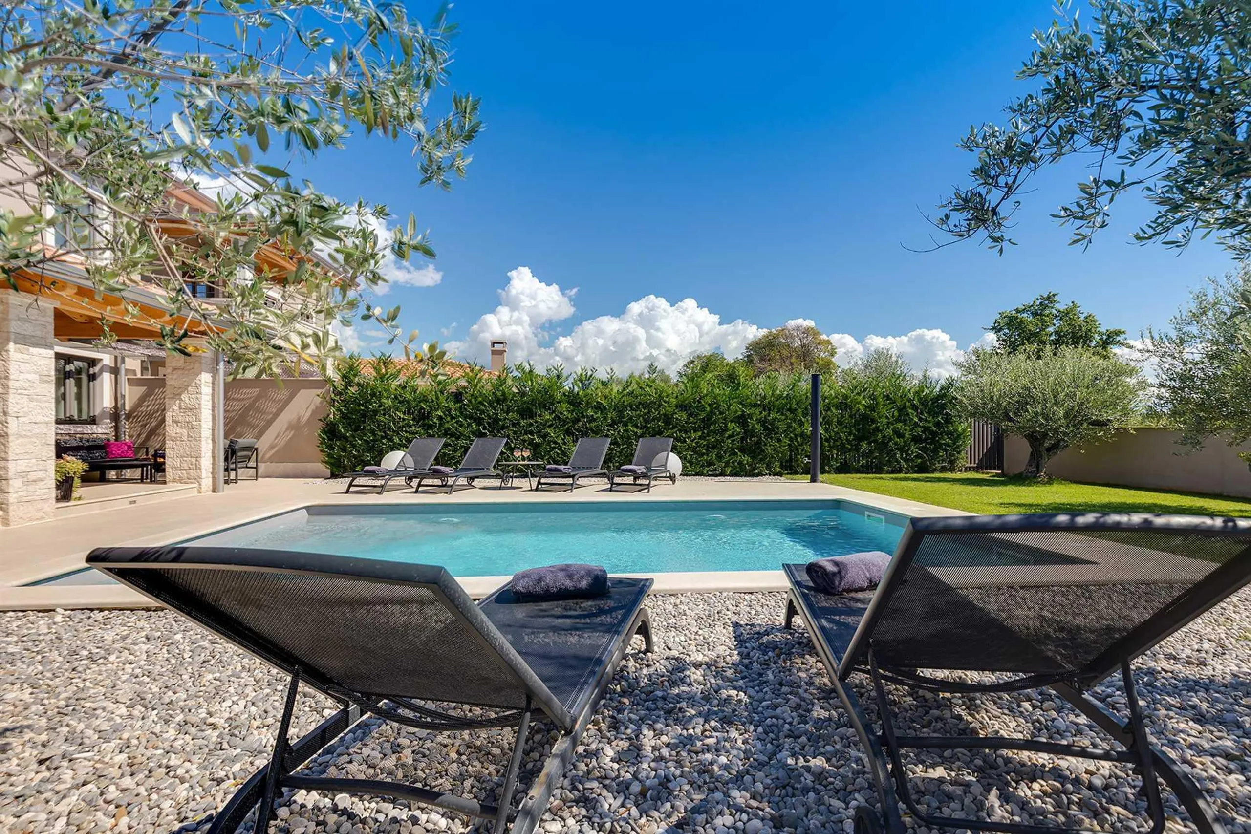 Inspiring 3Bedroom Villa with Pool and Tranquil Surroundings — photograph 2