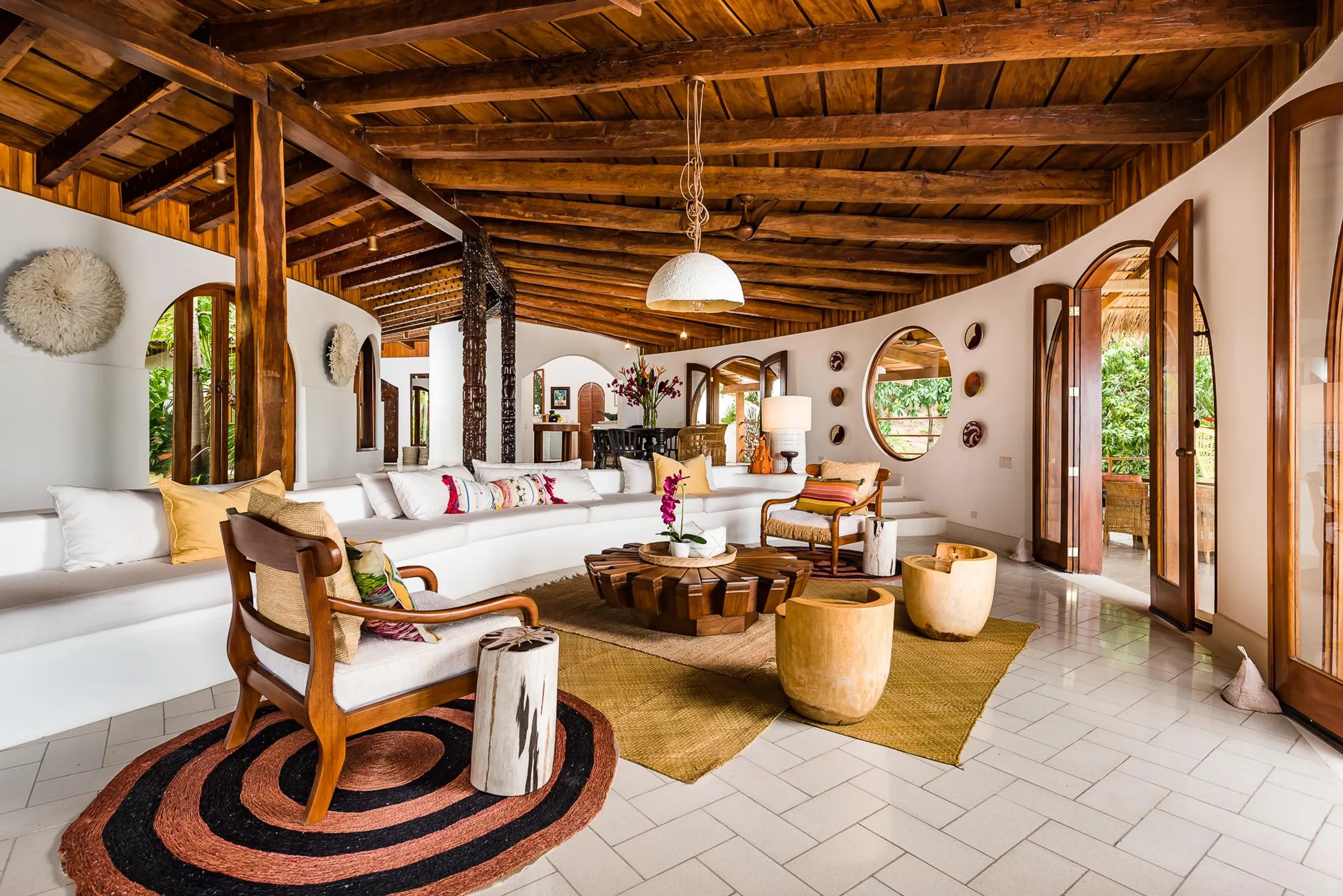 Opulent Playa Flamingo Villa with Private Pool and Sweeping Ocean Views — photograph 9