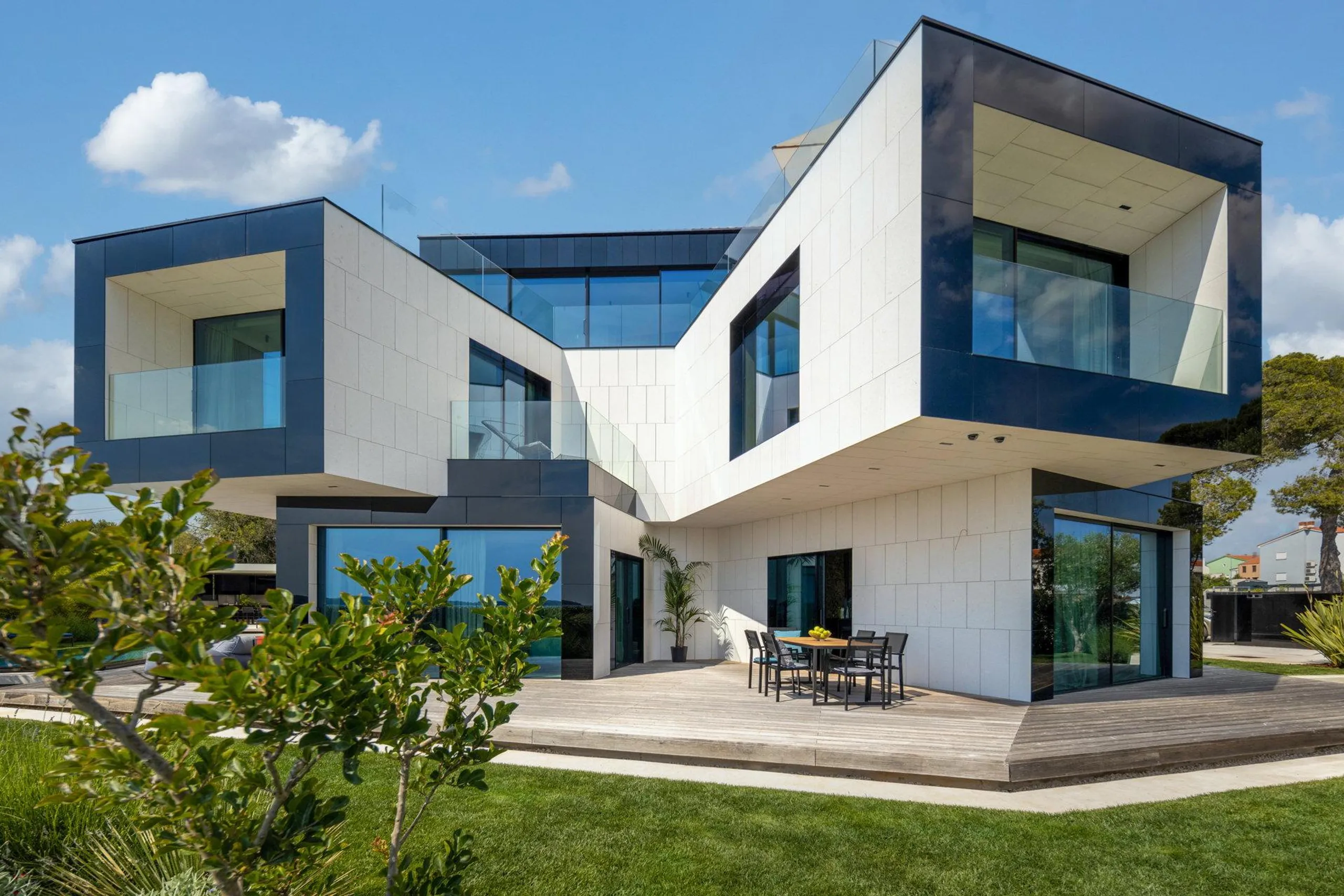 Extraordinary Beachfront Villa with Private Pool, Sauna and Sea Views, Fazana