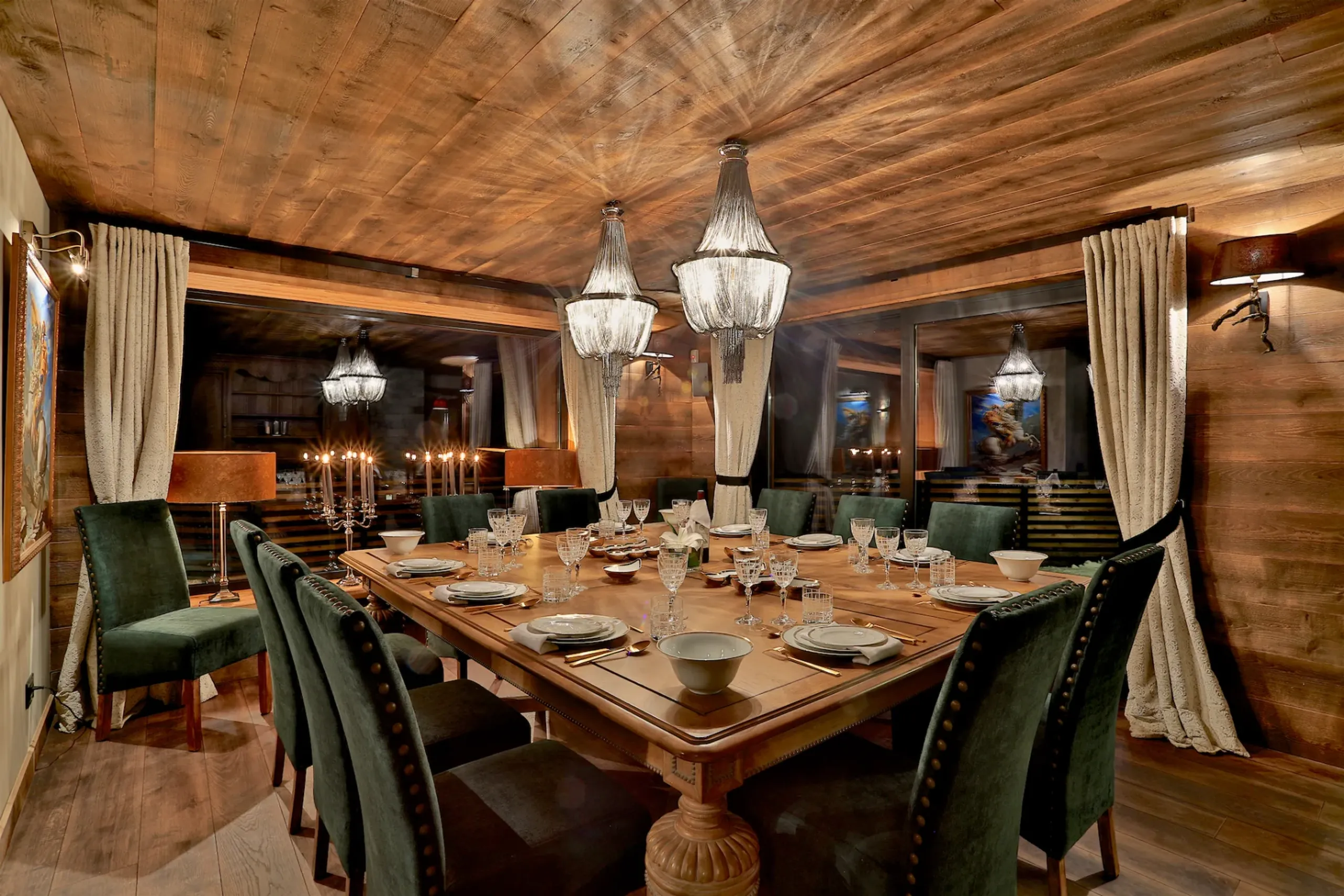Chic Architecturally Designed Chalet with Spa, Pool, & Mountain Views in Chamonix Valley — photograph 9
